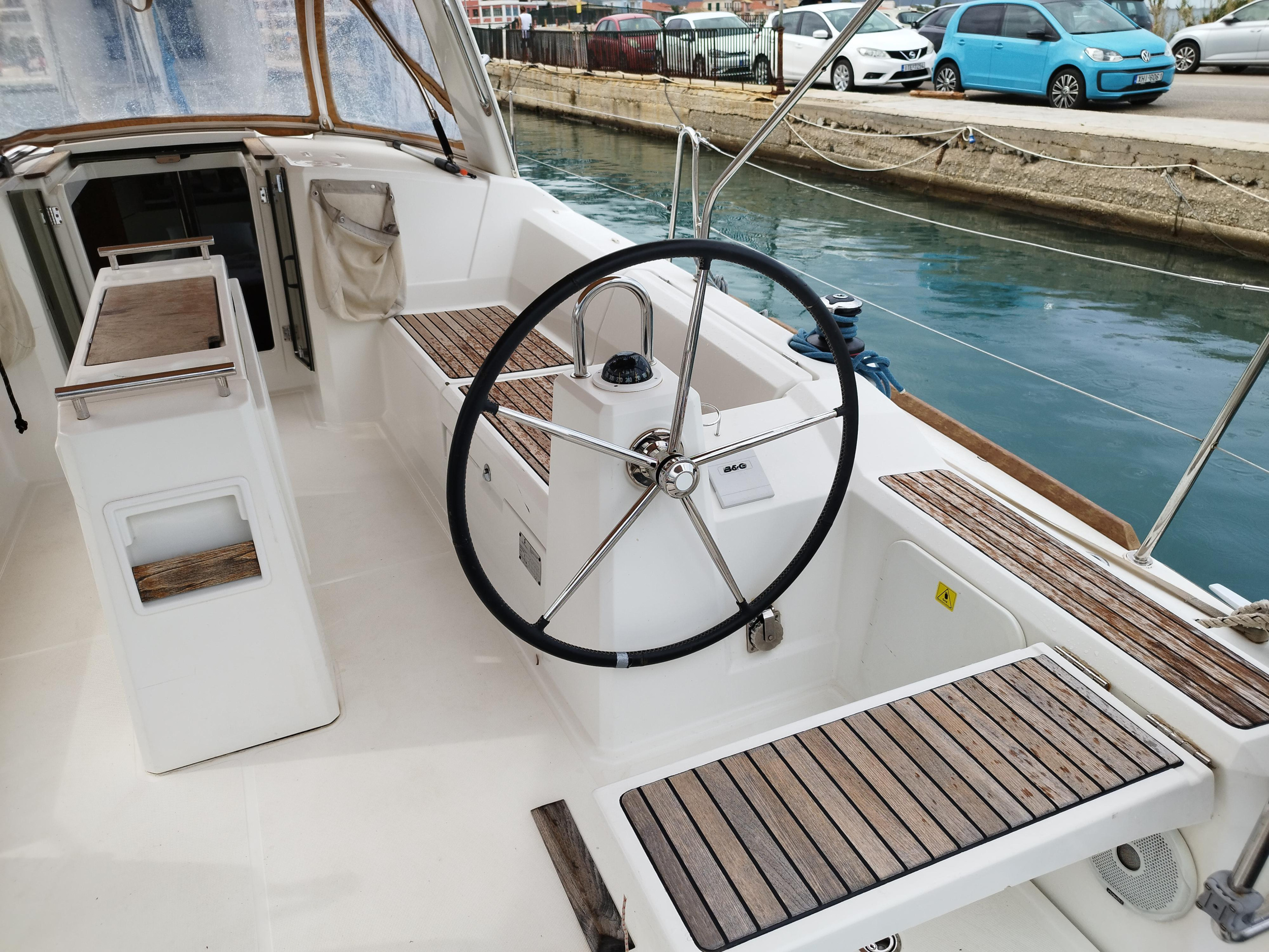 Oceanis 38.1 — photo 2