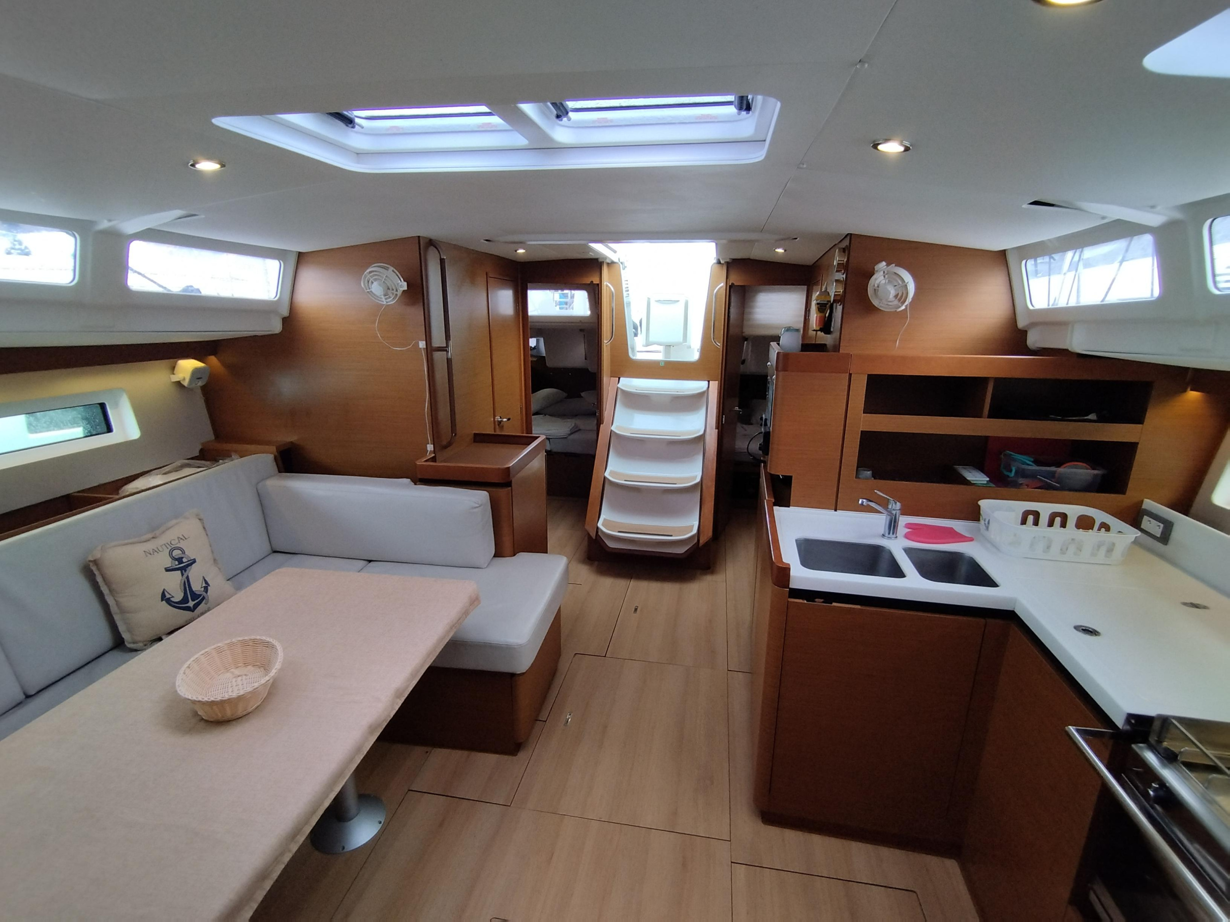 Sun Odyssey 490 — photo 9