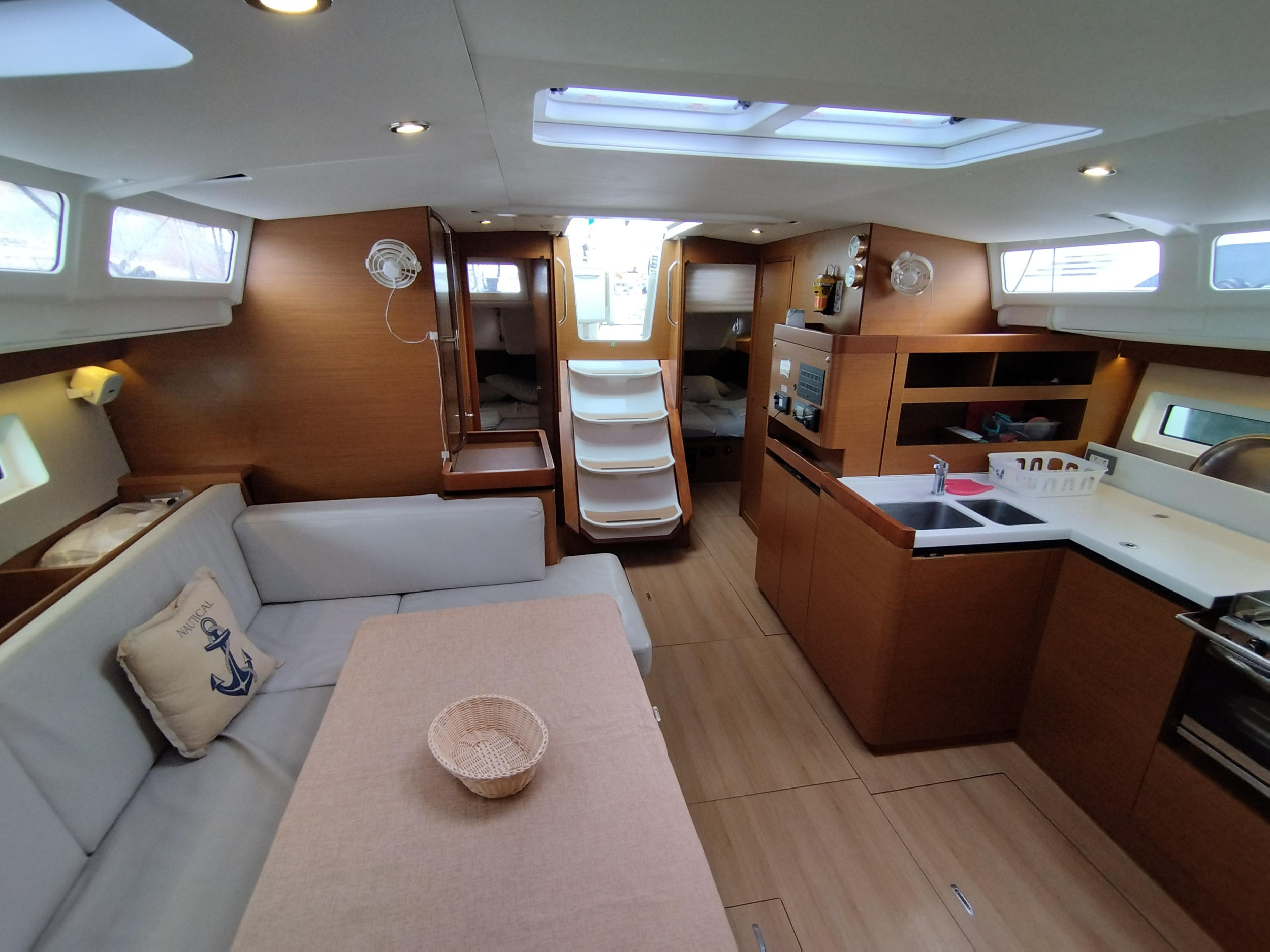 Sun Odyssey 490 — photo 11