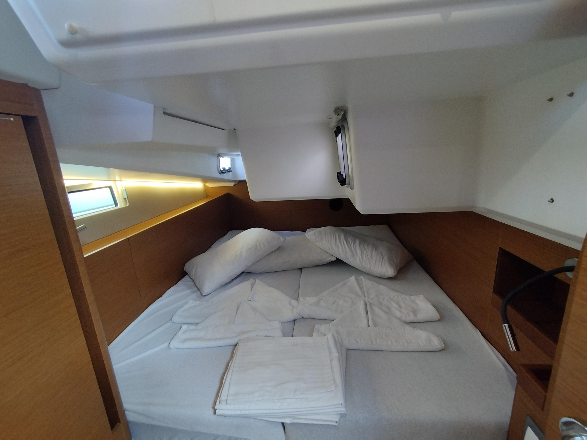 Sun Odyssey 490 — photo 4