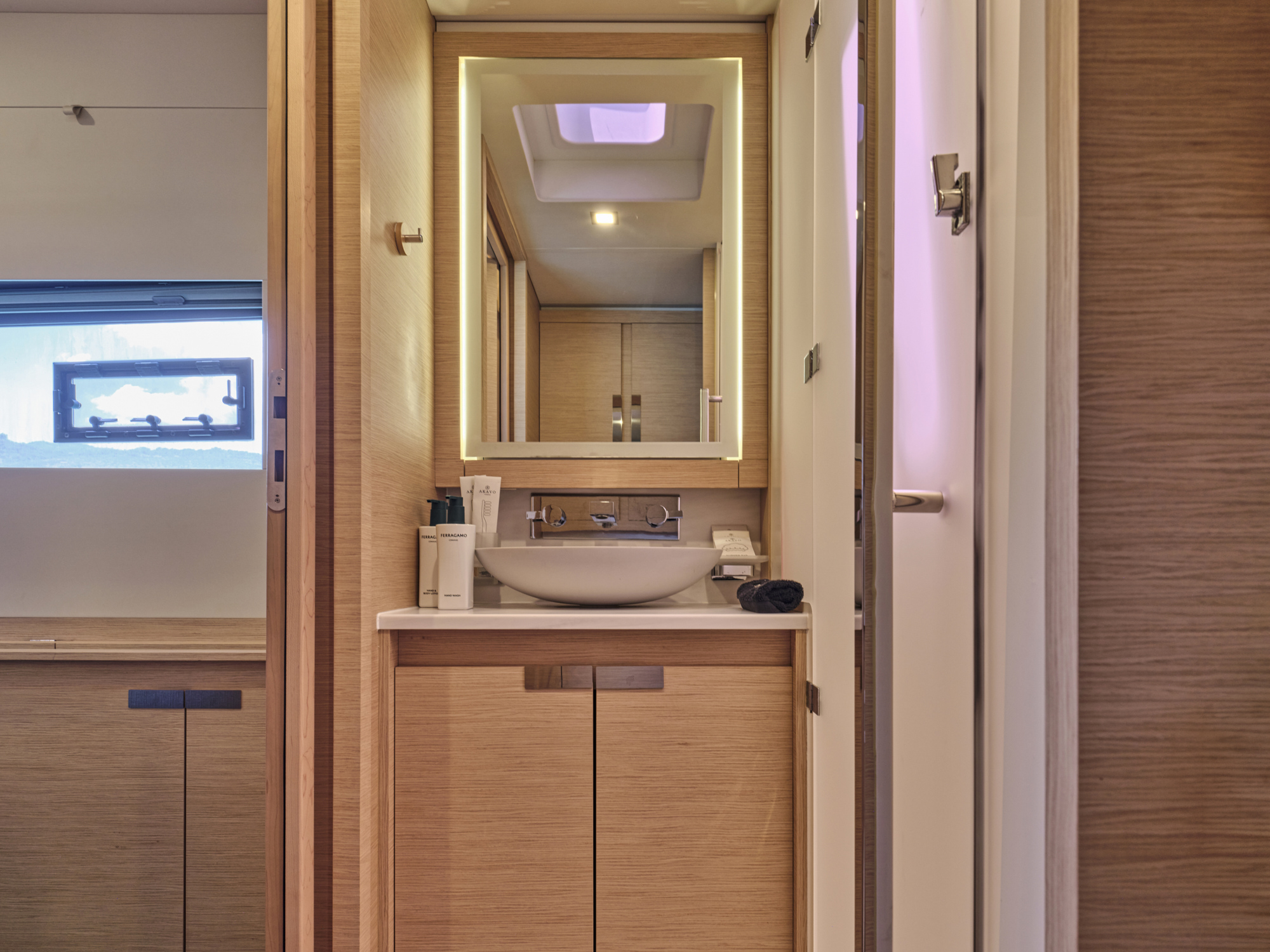 Fountaine Pajot Power Alegria 67 (5 cab) — photo 39