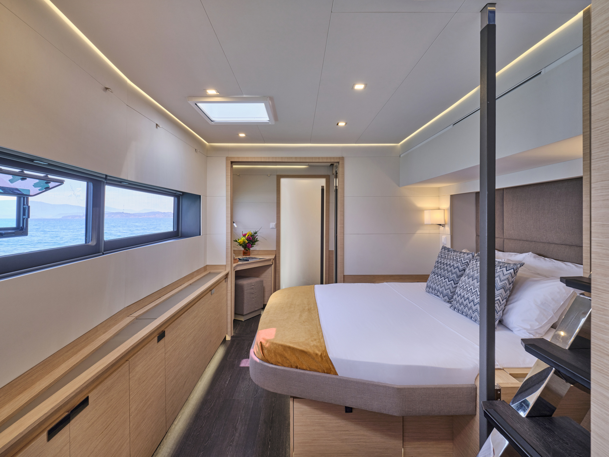 Fountaine Pajot Power Alegria 67 (5 cab) — photo 6