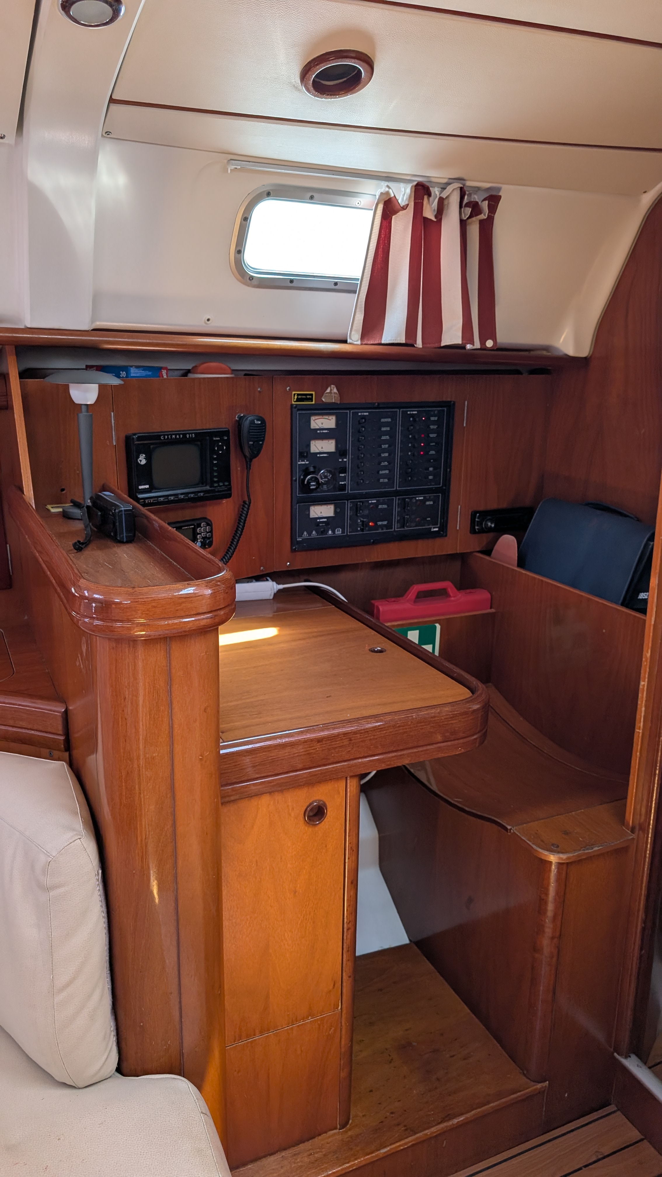 Oceanis Clipper 411 — photo 2