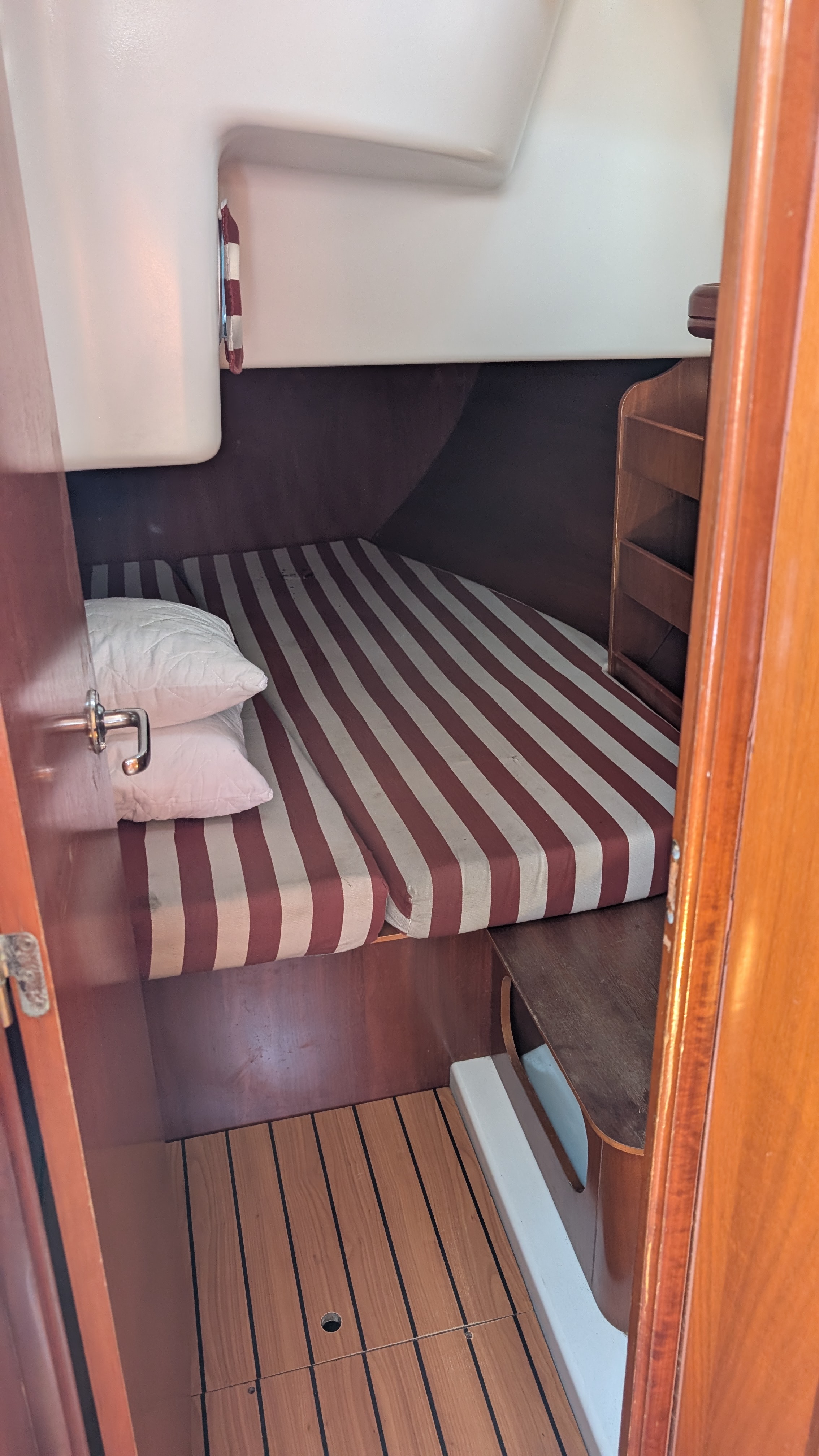 Oceanis Clipper 411 — photo 11