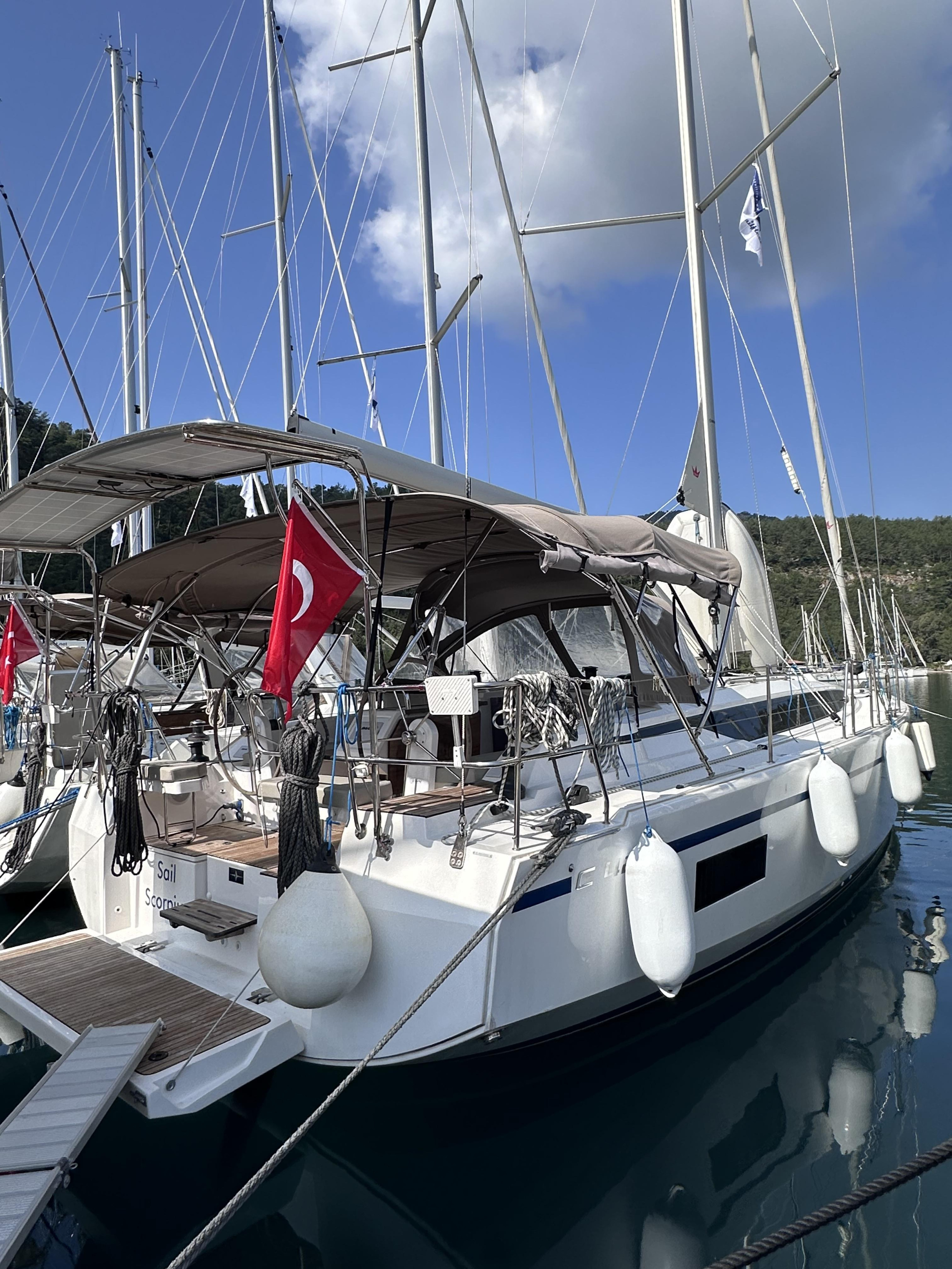 Bavaria C42 — photo 5