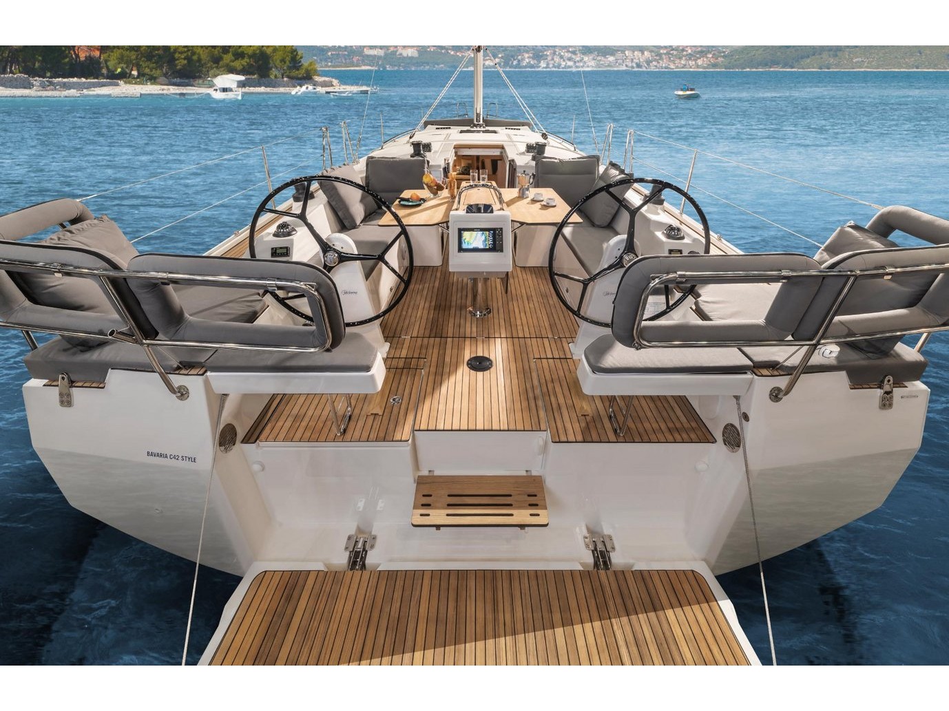 Bavaria C42 — photo 1