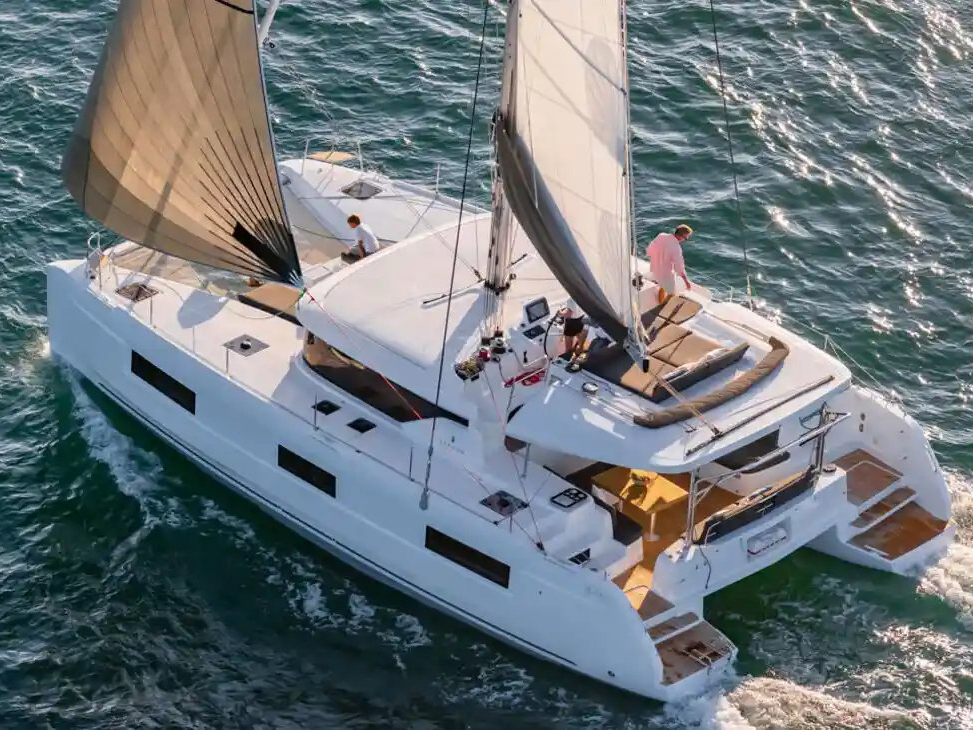 Lagoon 46 — photo 1