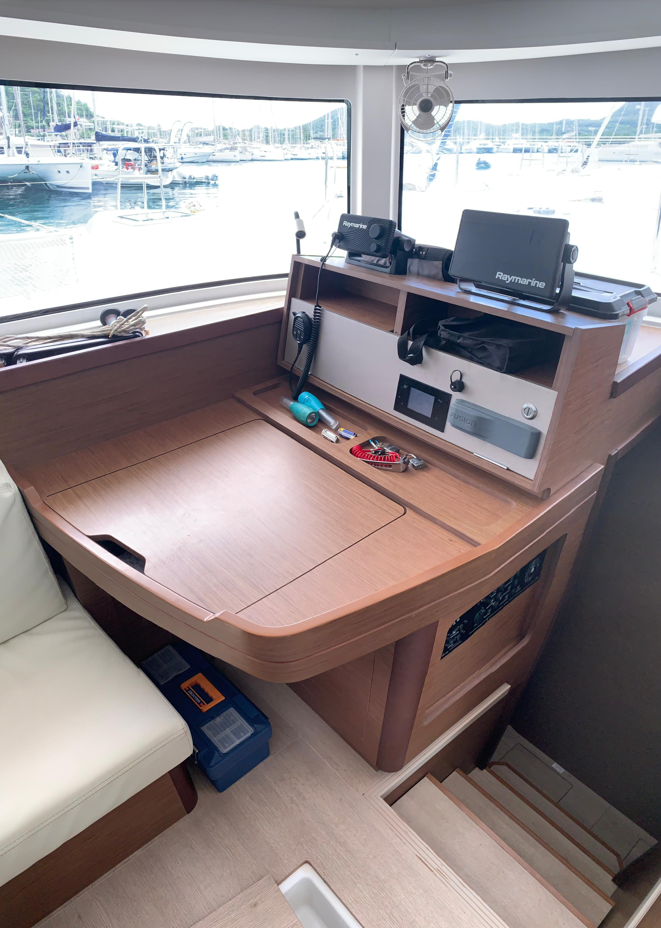 Lagoon 42 — photo 13