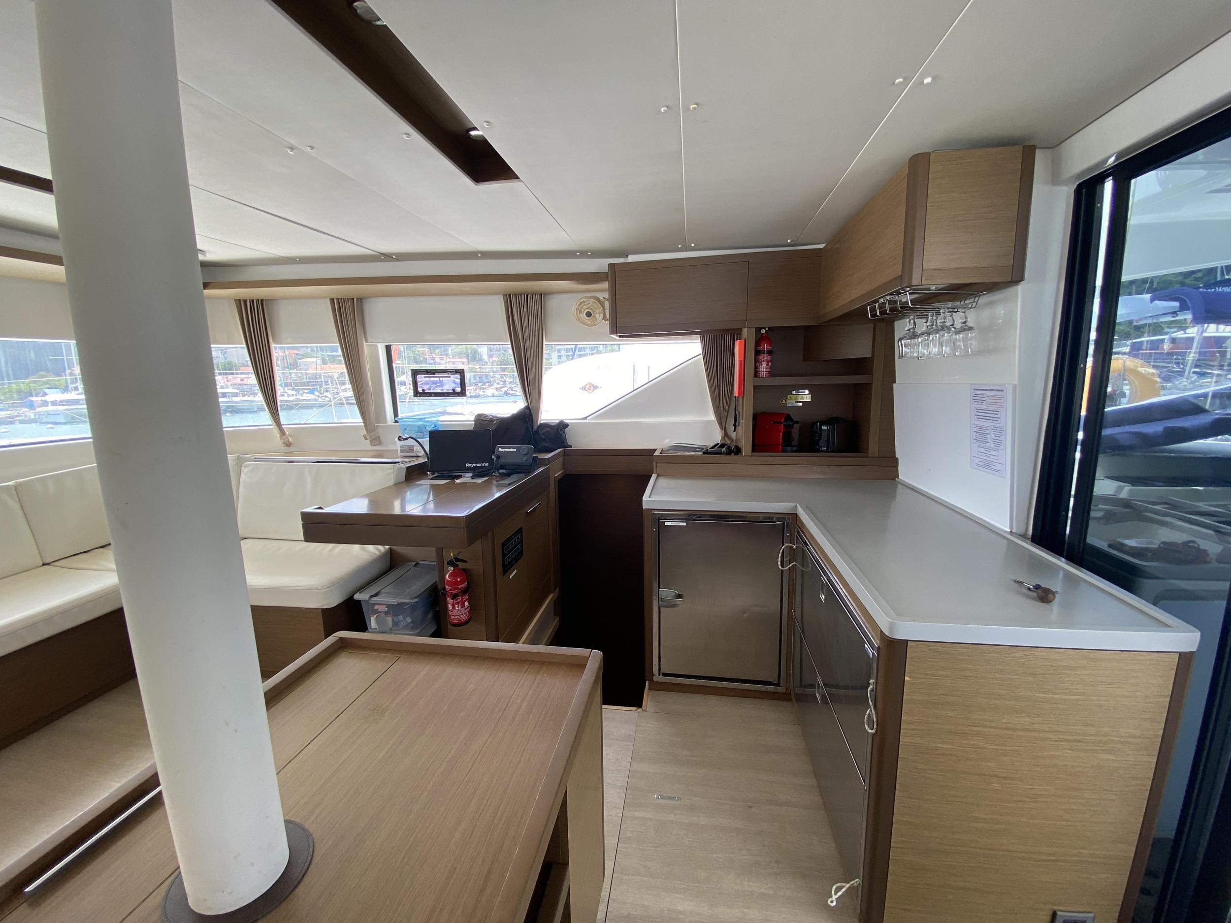 Lagoon 50 — photo 15