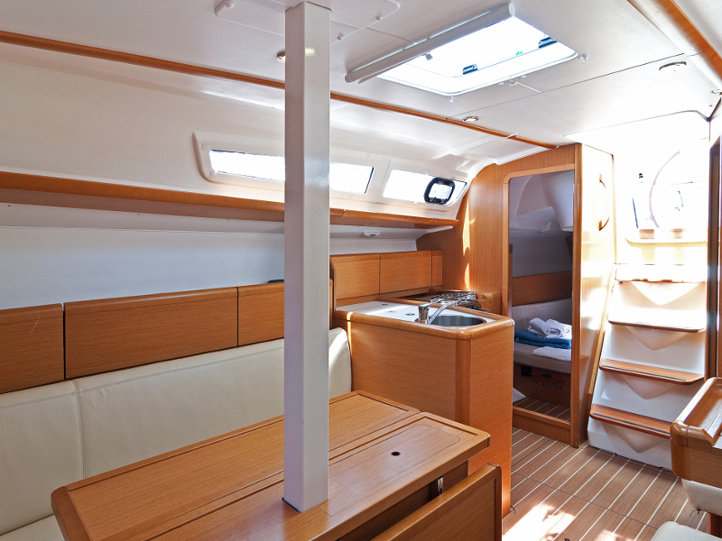 Sun Odyssey 33i — photo 10
