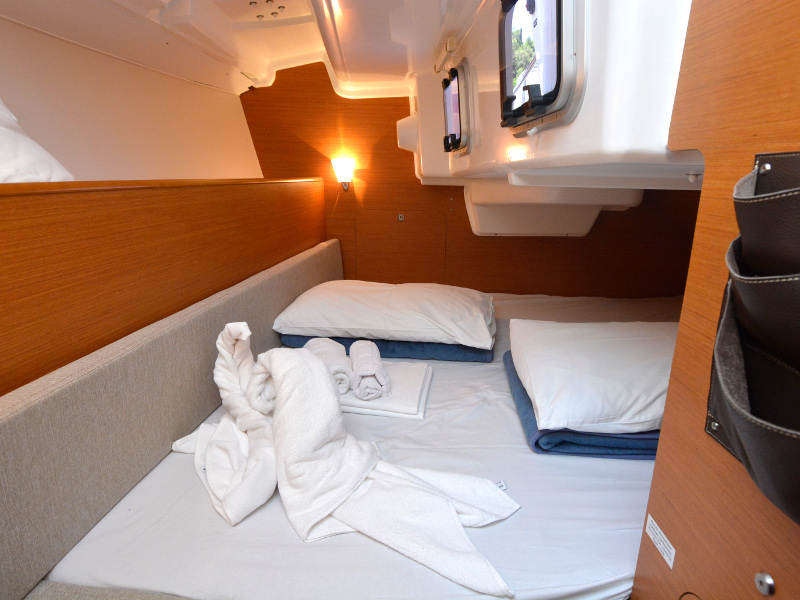 Sun Odyssey 33i — photo 7