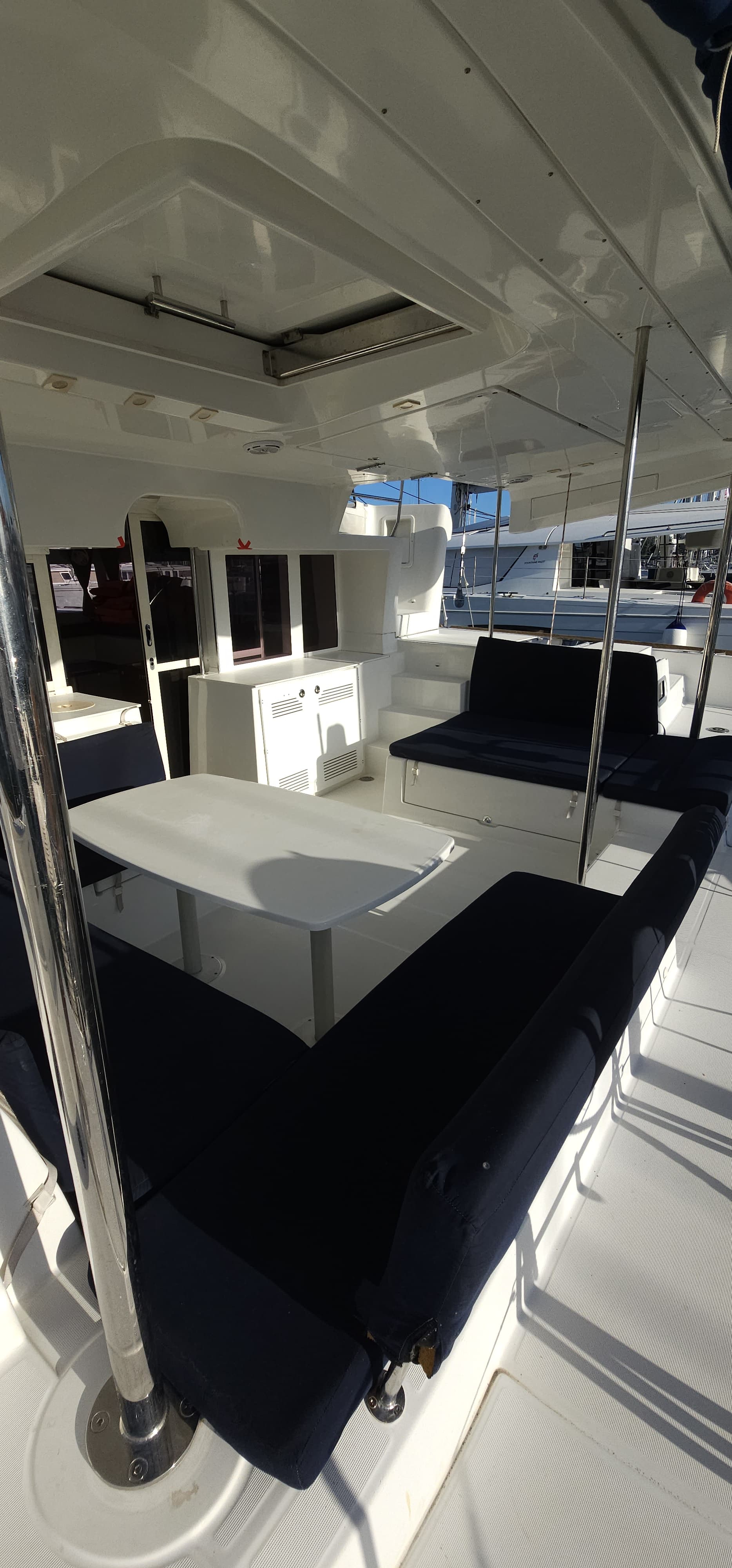 Lagoon 450 — photo 2