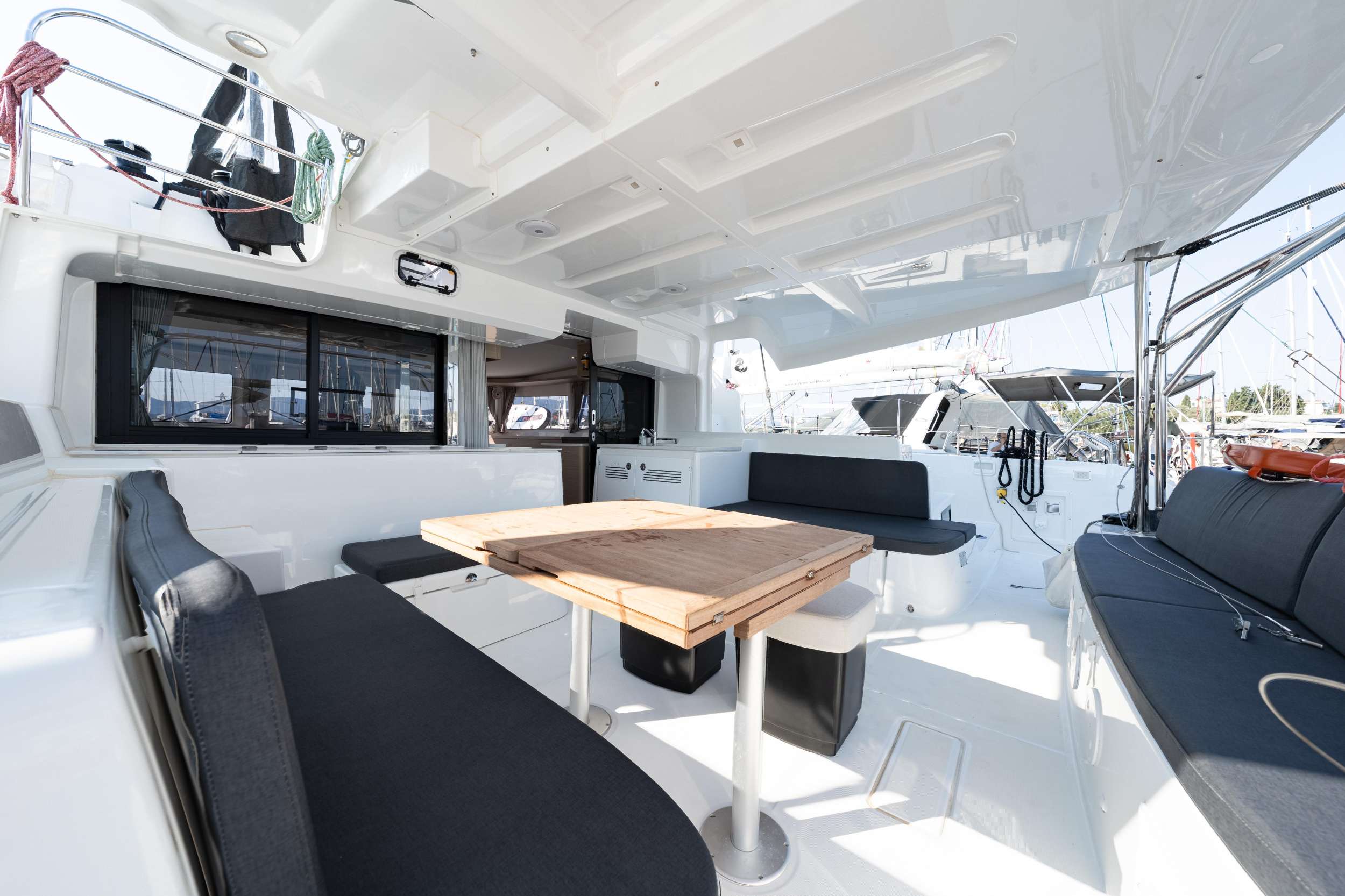 Lagoon 46 — photo 23