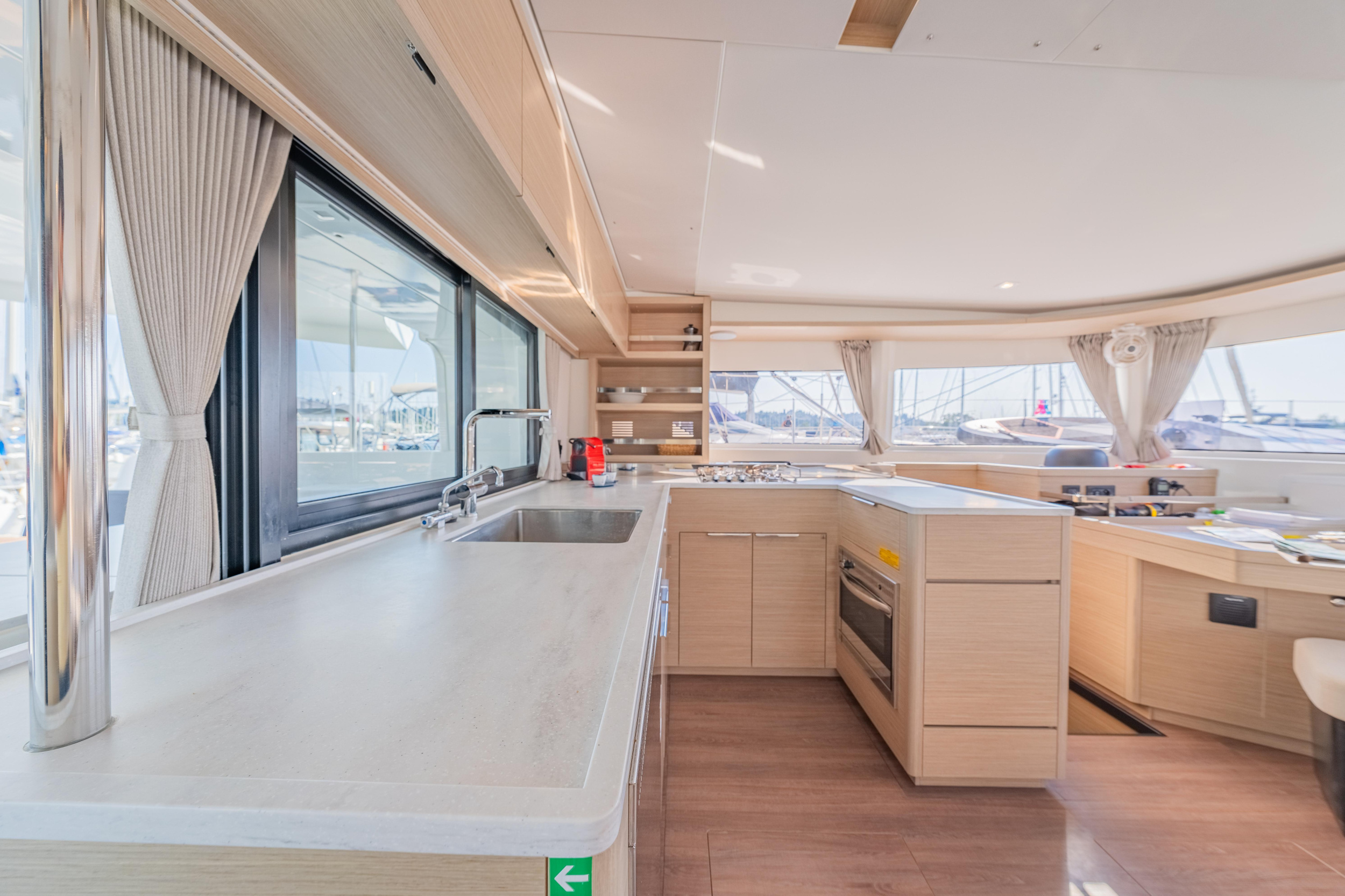 Lagoon 46 — photo 20