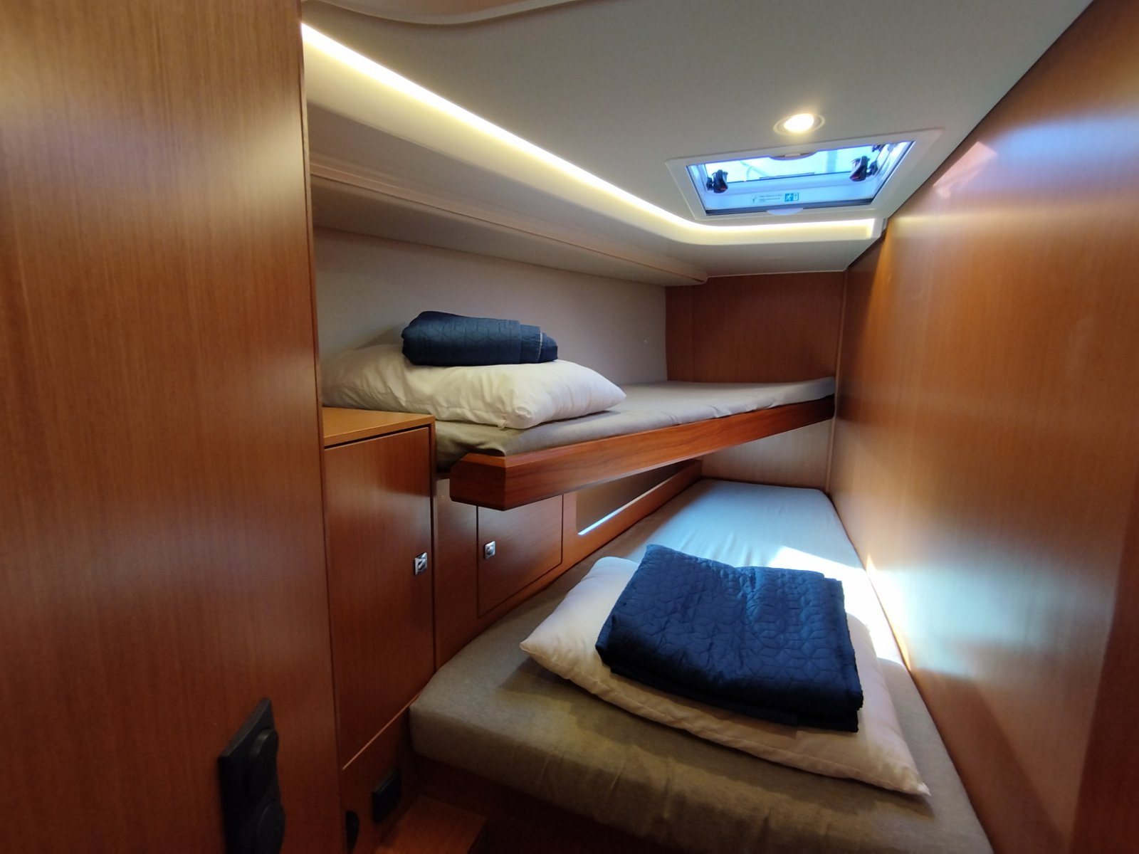 Bavaria C45 — photo 8