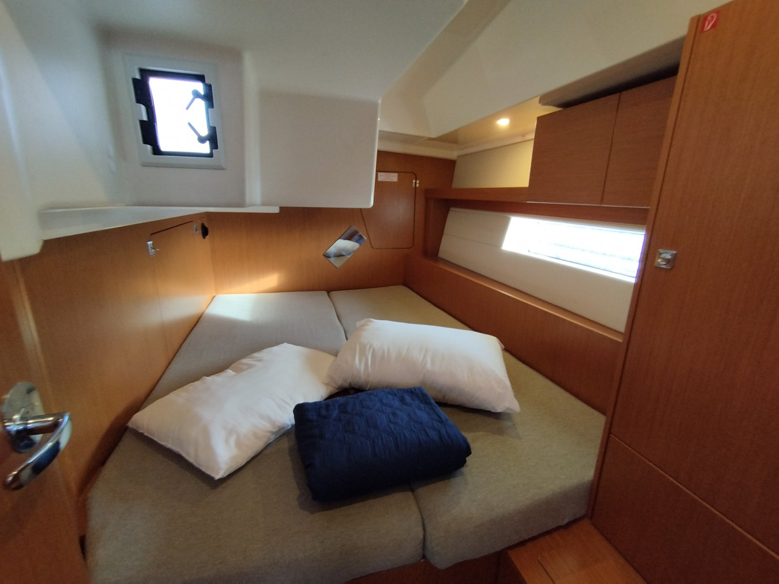 Bavaria C45 — photo 11