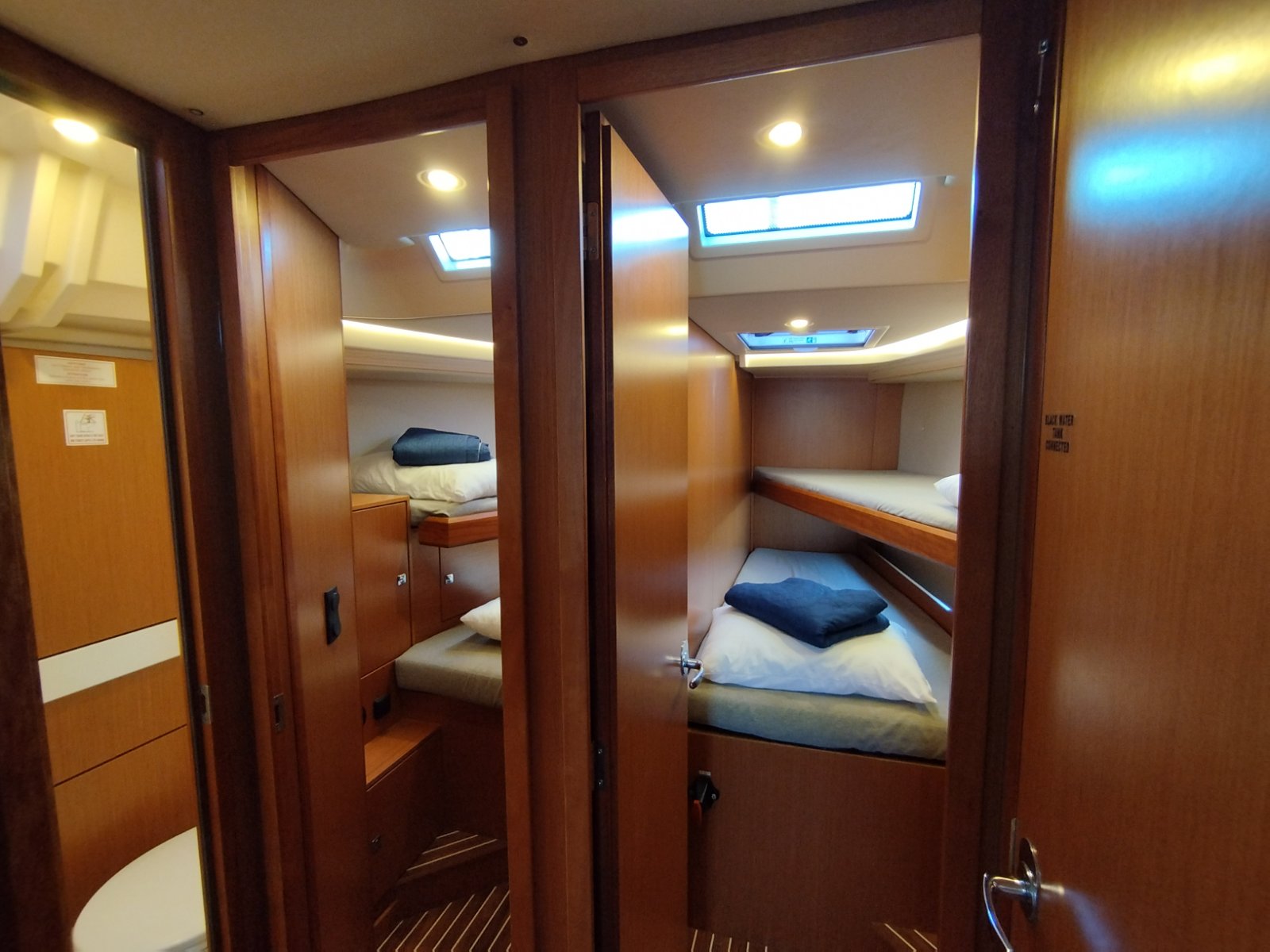 Bavaria C45 — photo 9