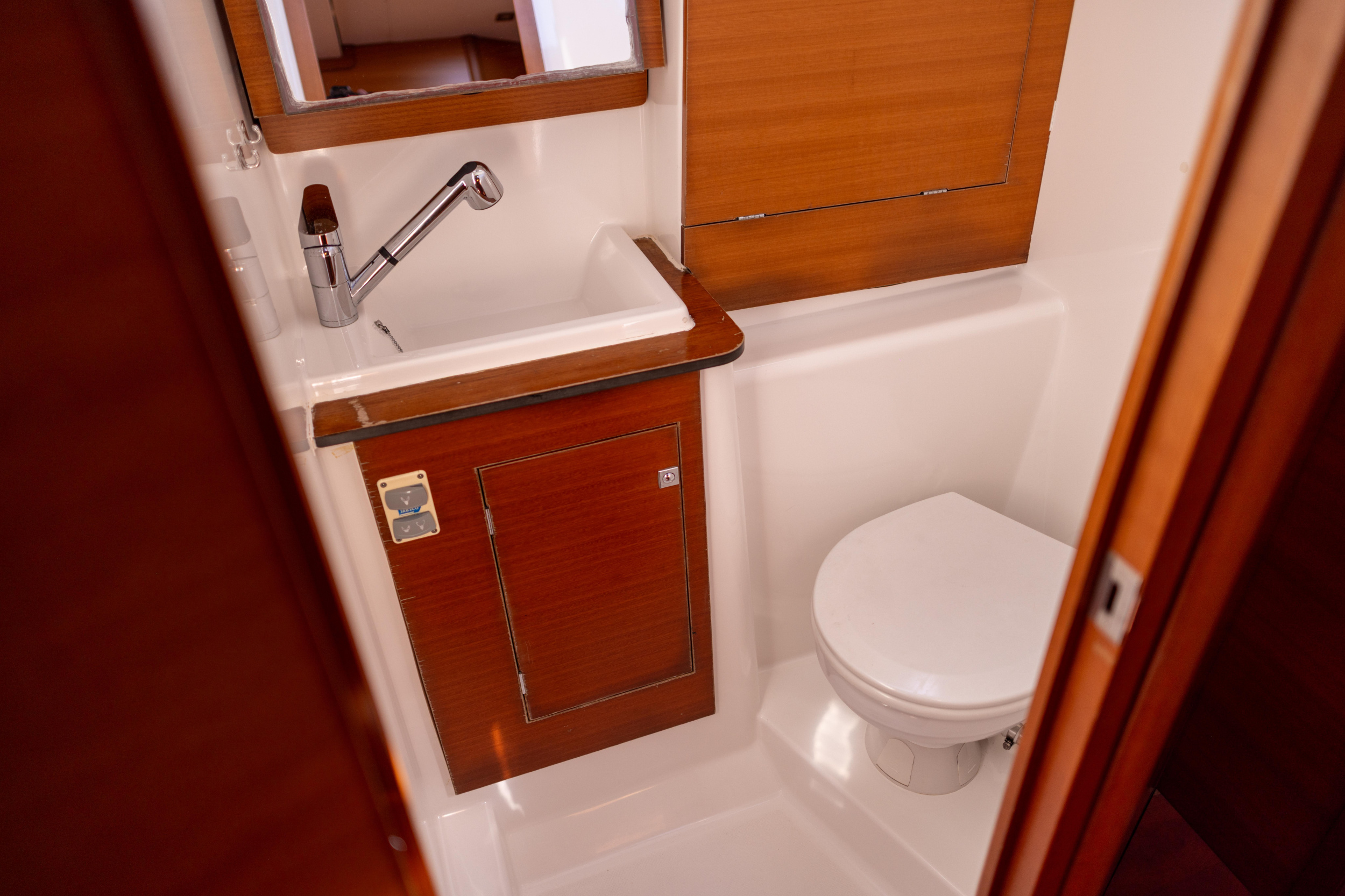Dufour 460 Grand Large — photo 15