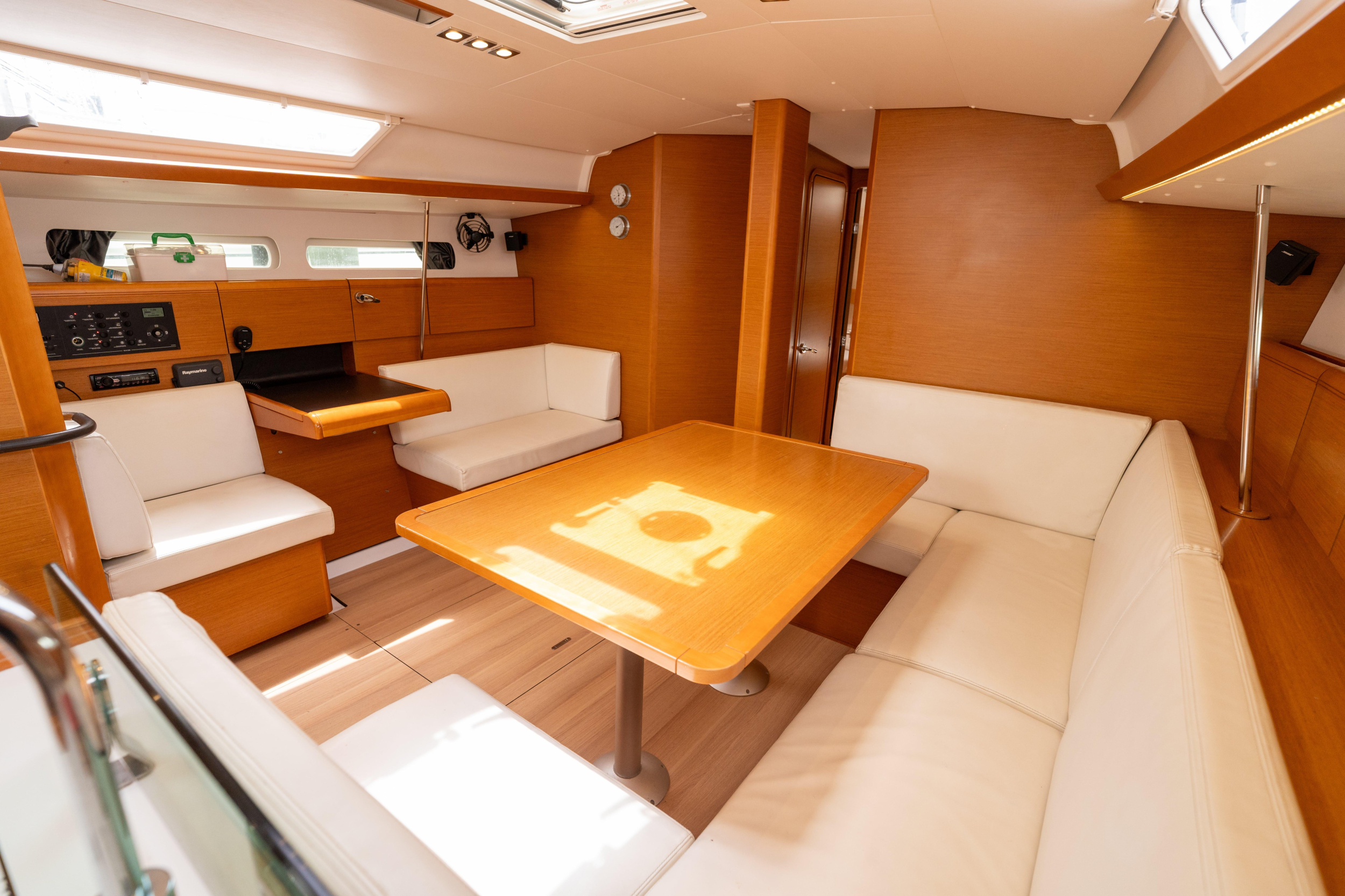 Sun Odyssey 449 — photo 4