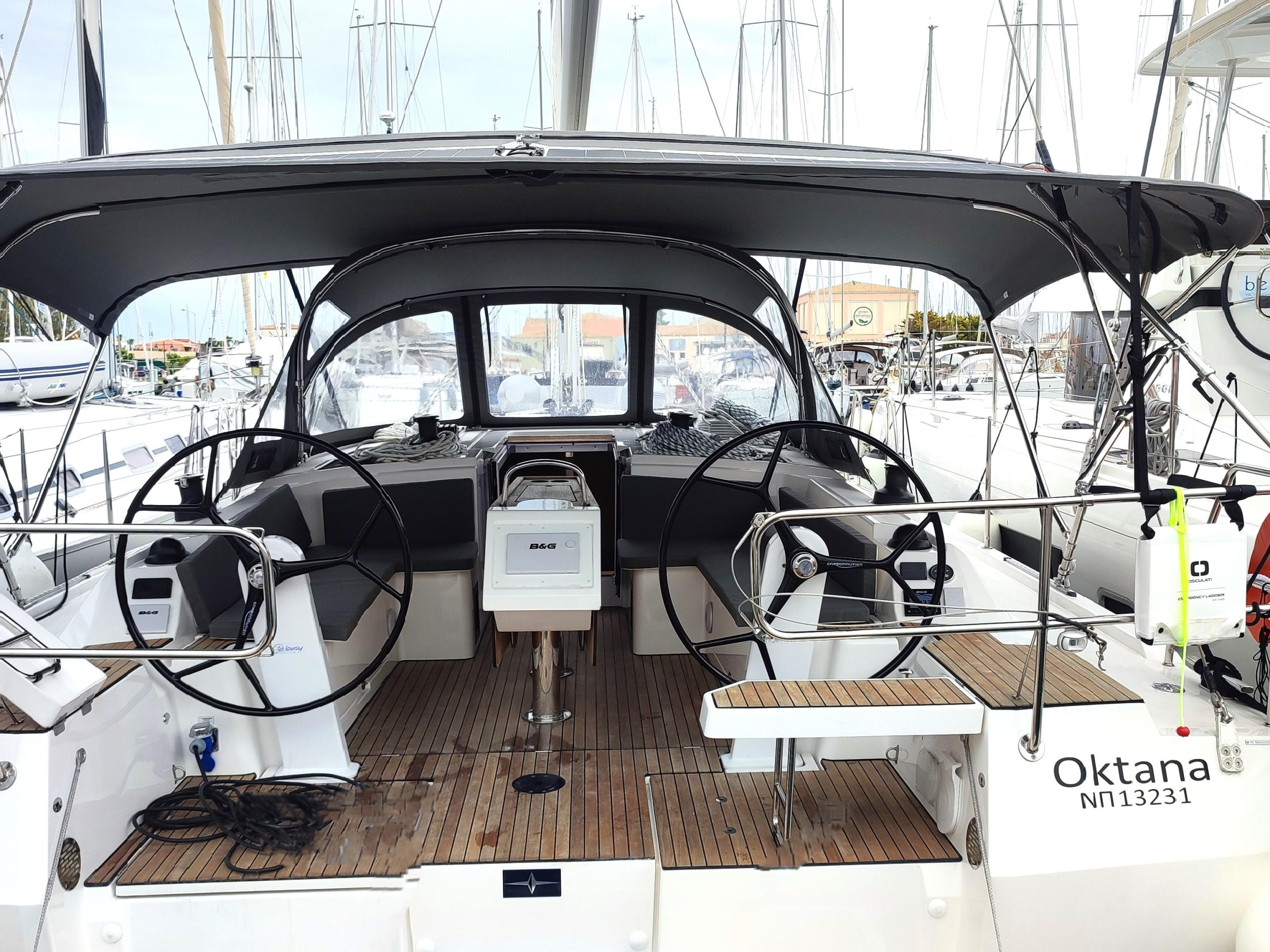 Bavaria C42 — photo 1