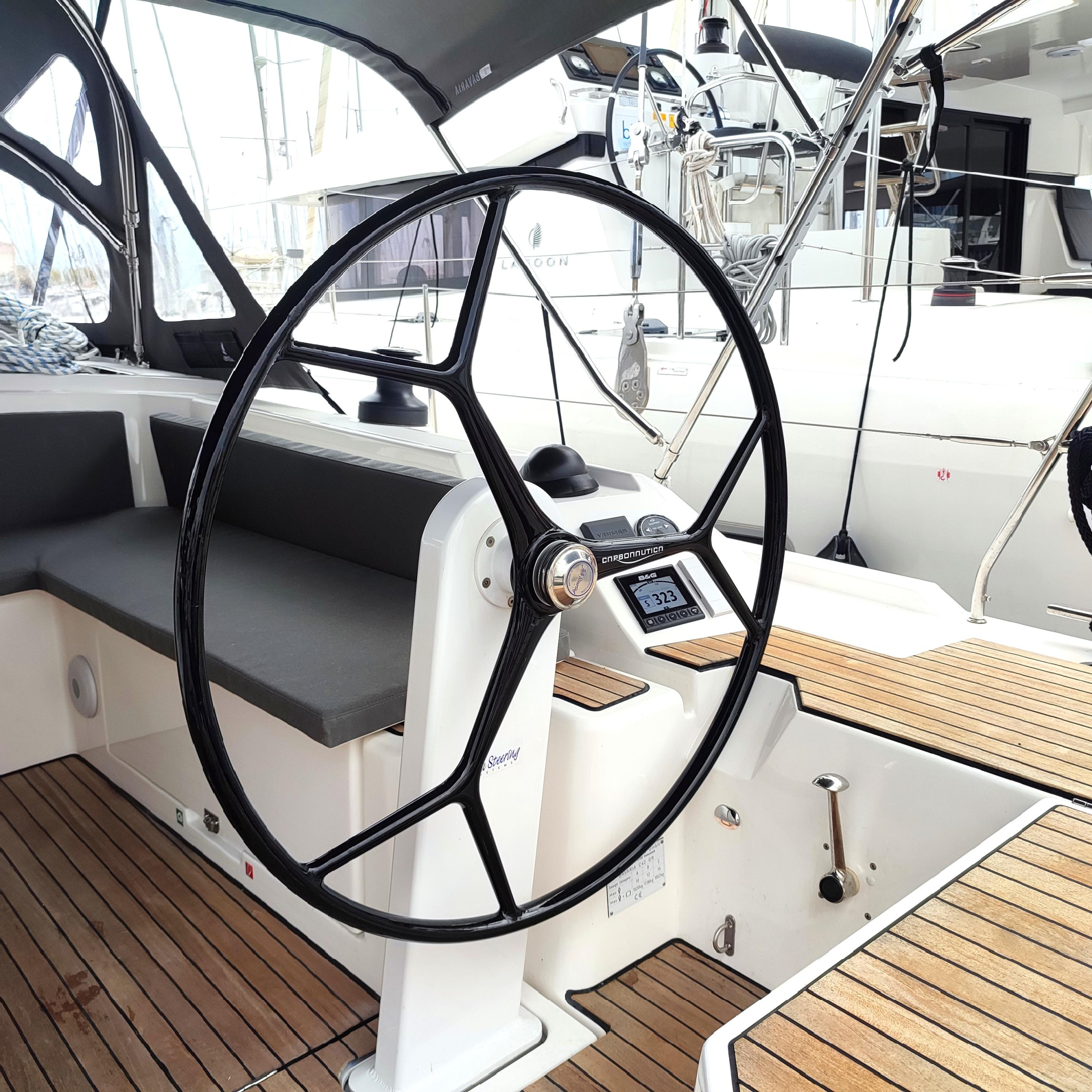 Bavaria C42 — photo 5
