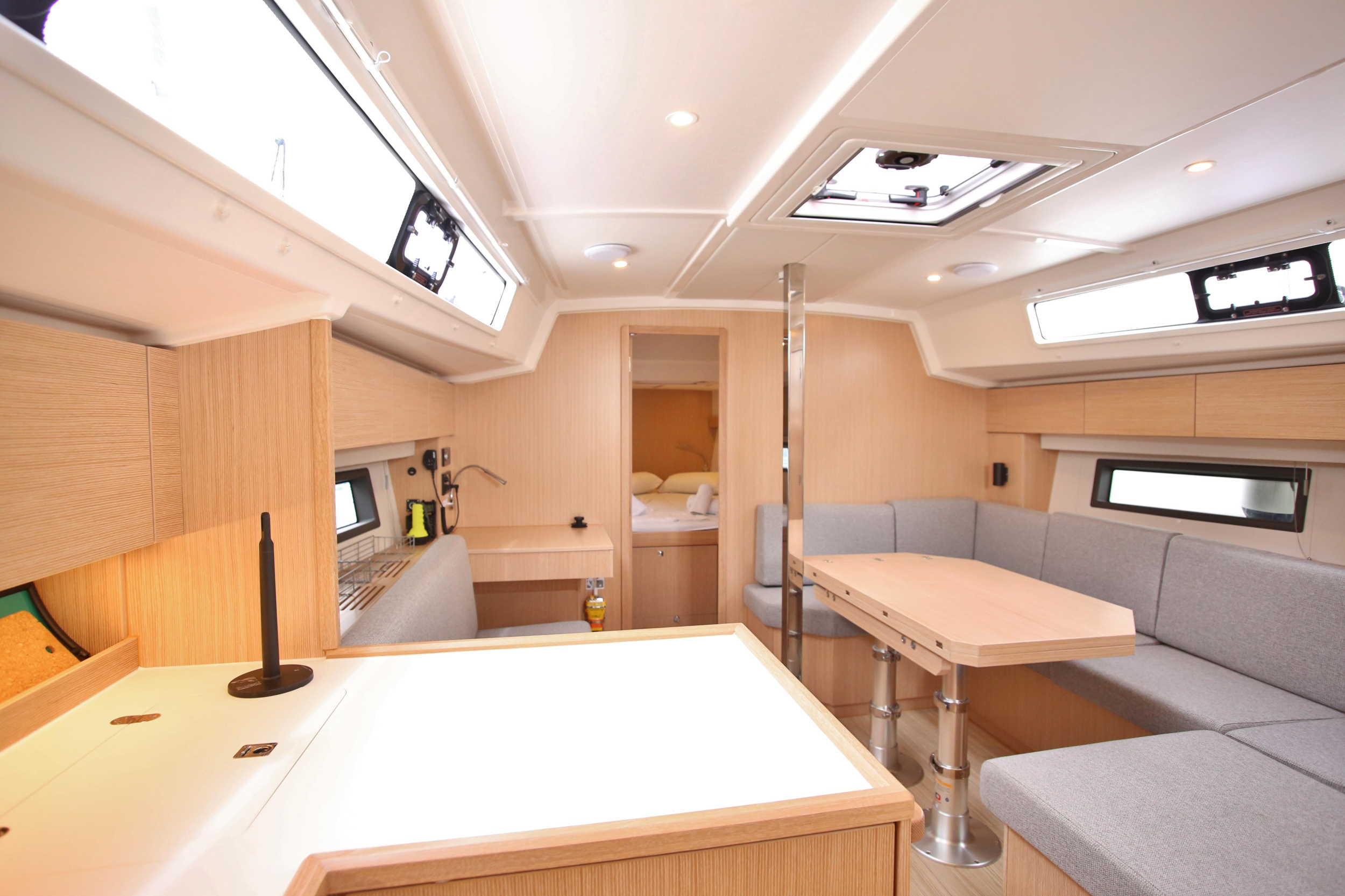 Bavaria C42 — photo 24