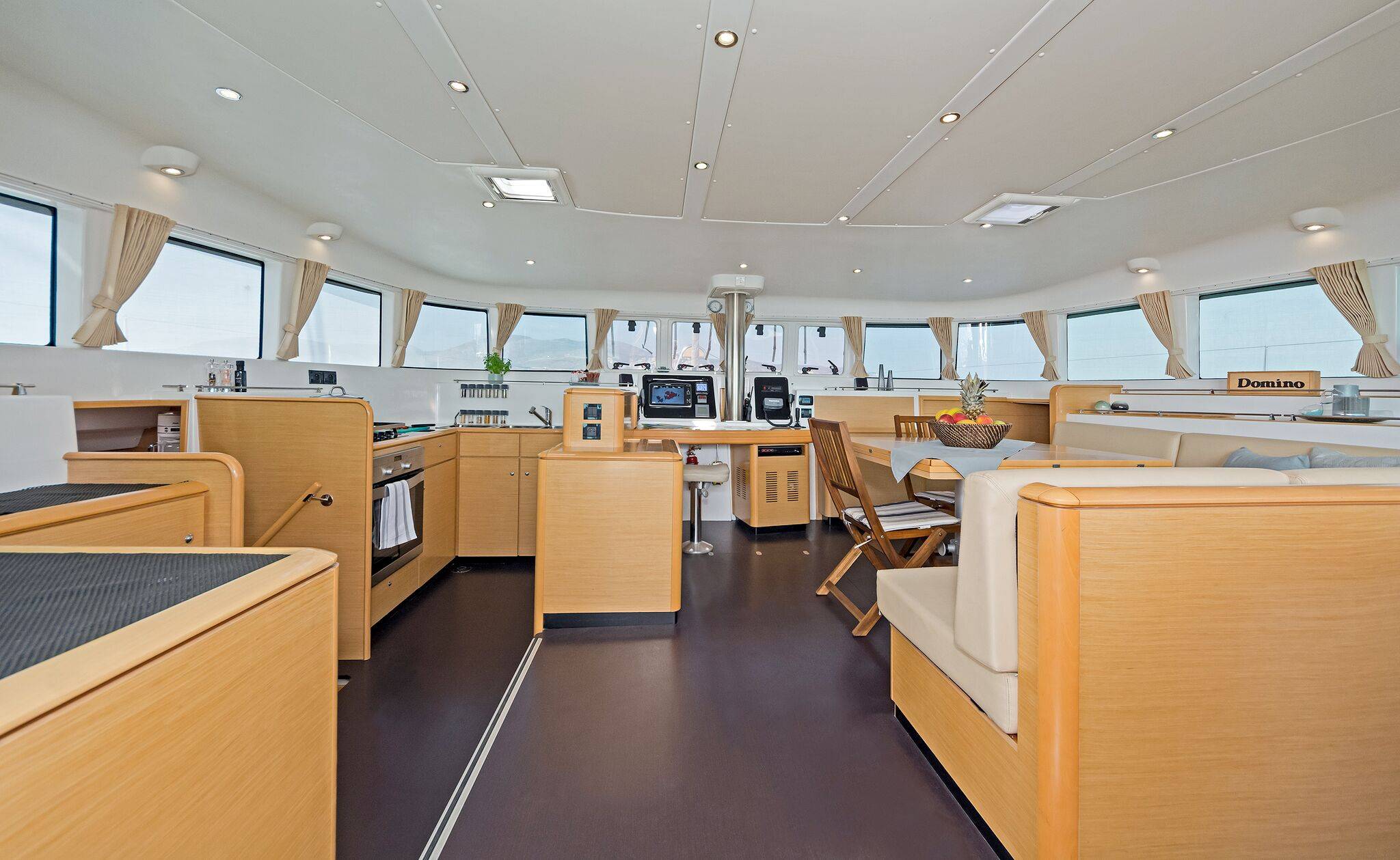 Lagoon 500 — photo 11