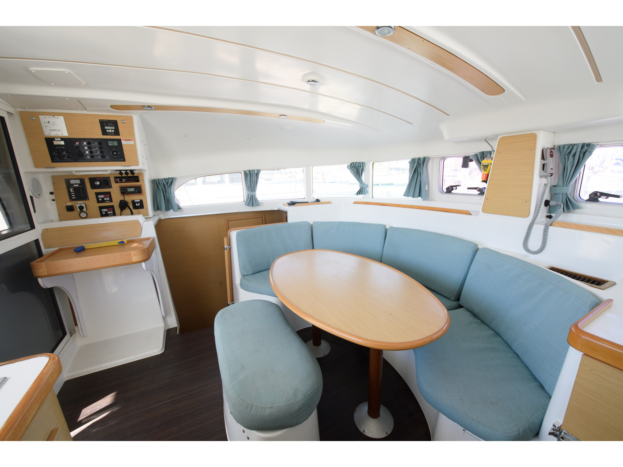 Lagoon 380 S2 — photo 13