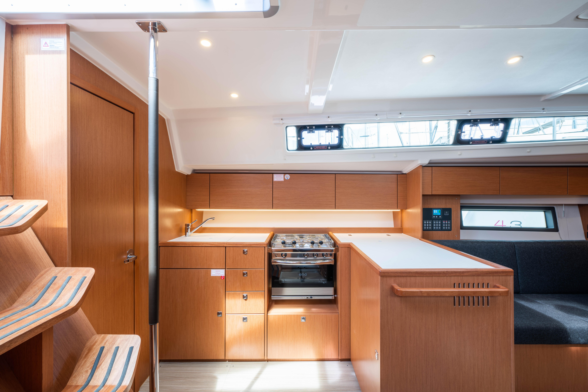 Bavaria C42 — photo 18