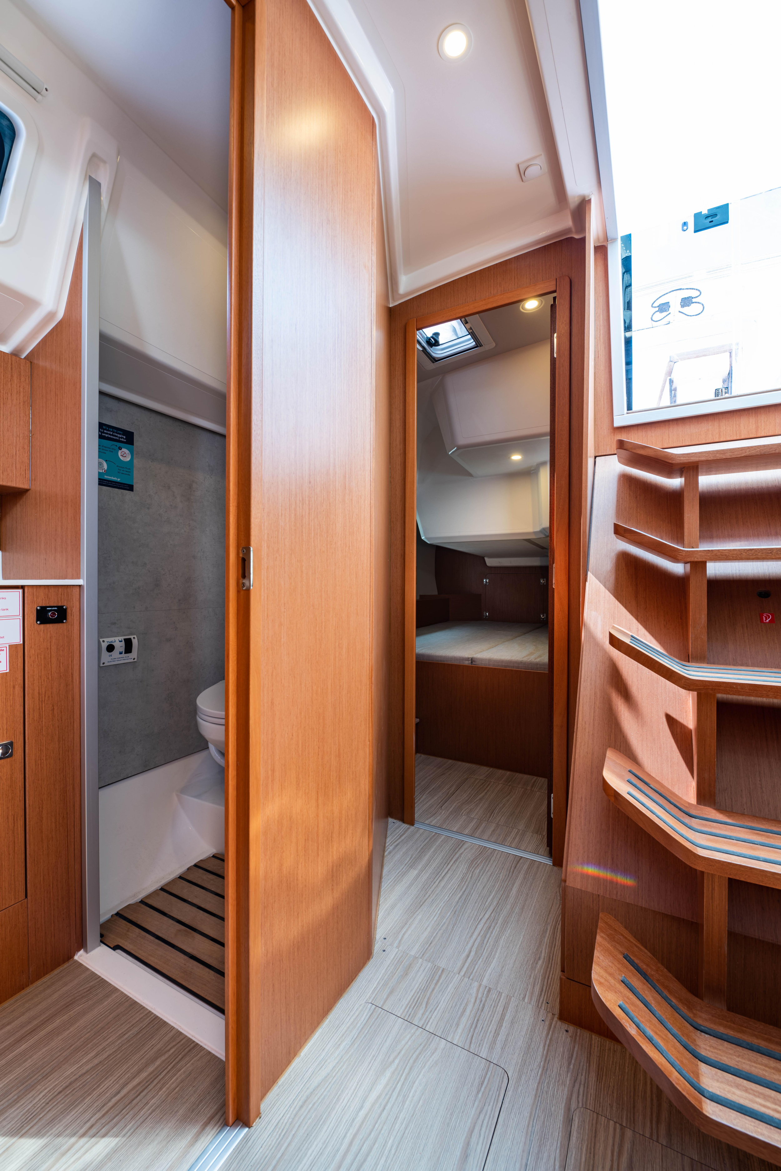 Bavaria C42 — photo 4