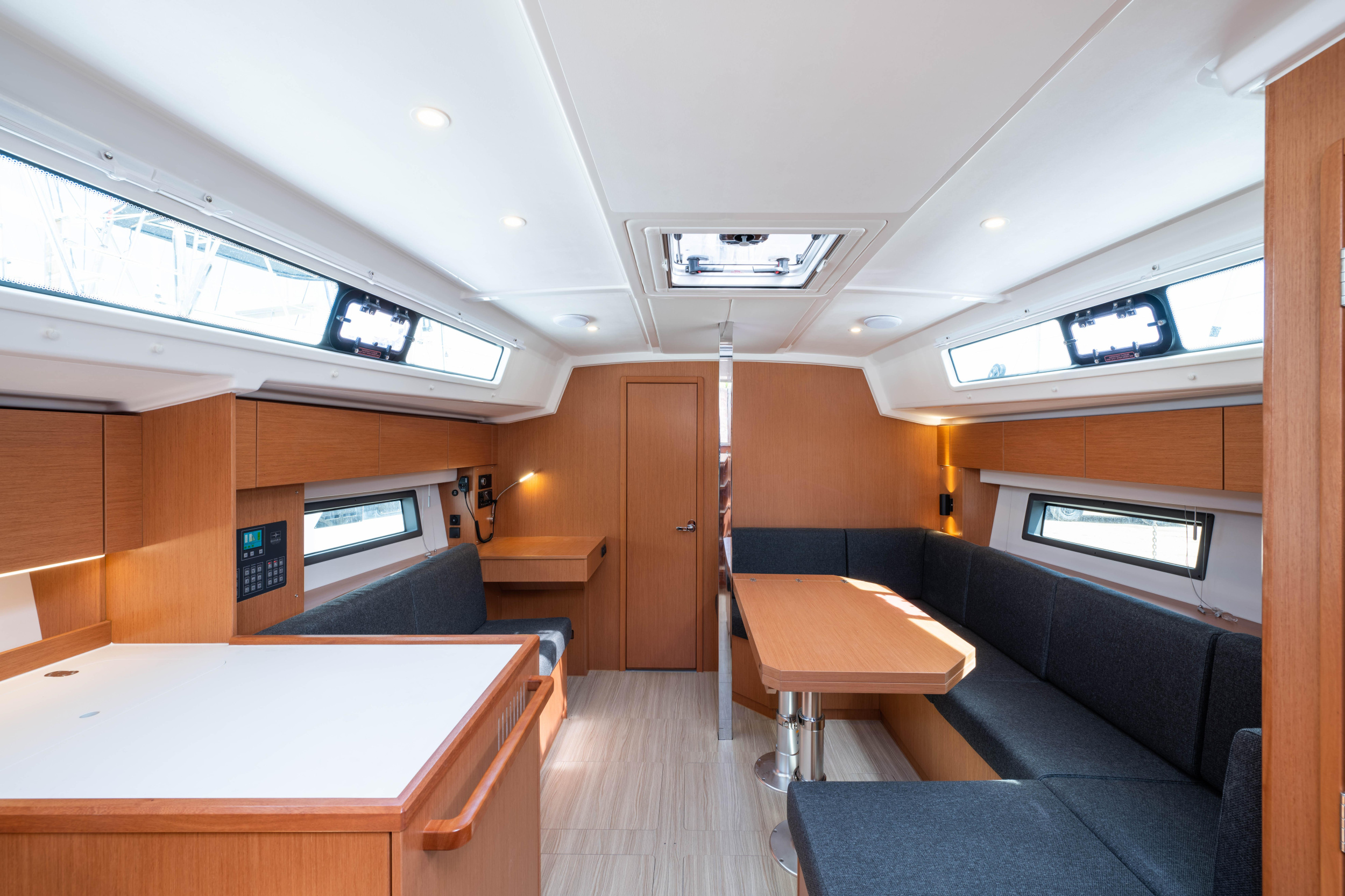 Bavaria C42 — photo 34
