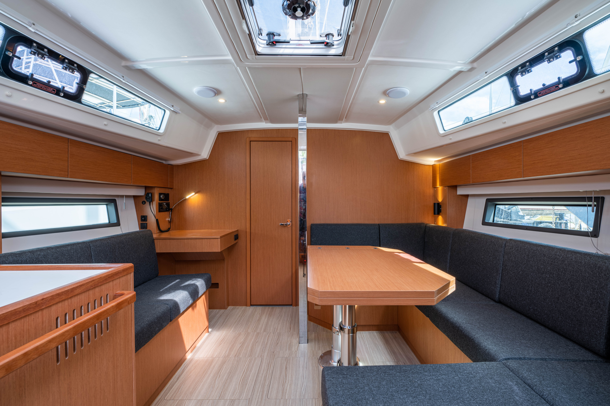 Bavaria C42 — photo 28