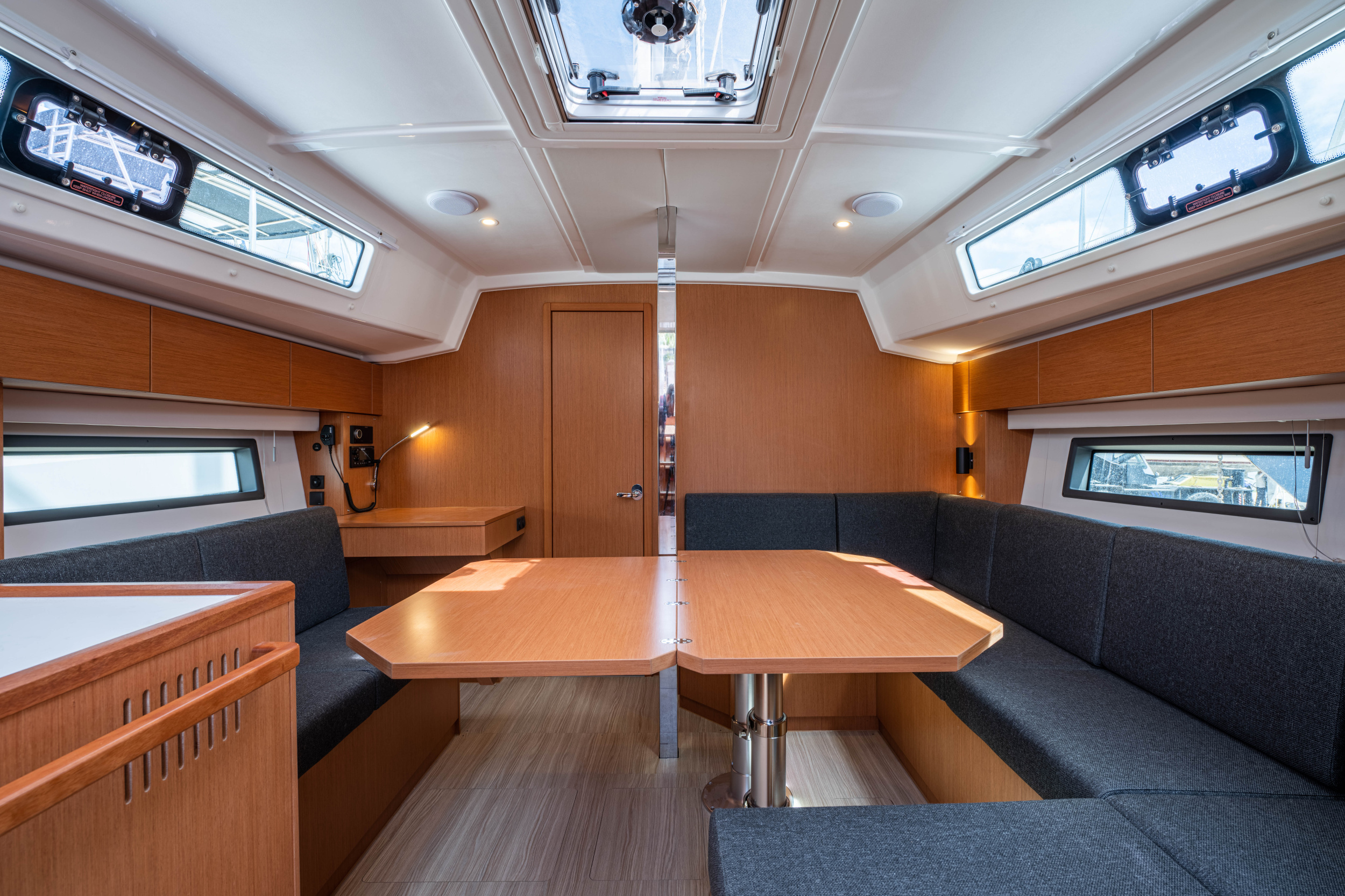 Bavaria C42 — photo 29
