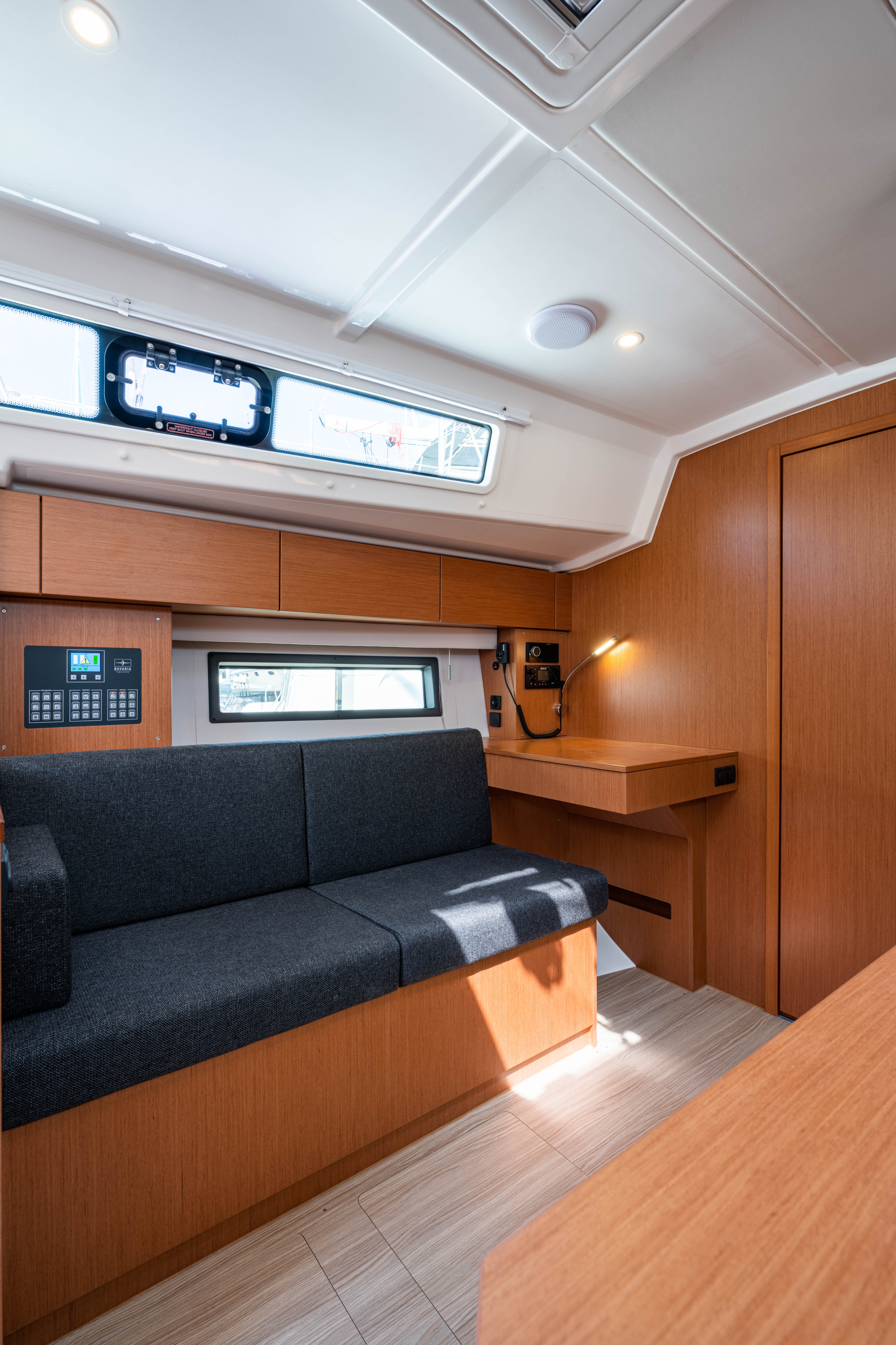 Bavaria C42 — photo 33