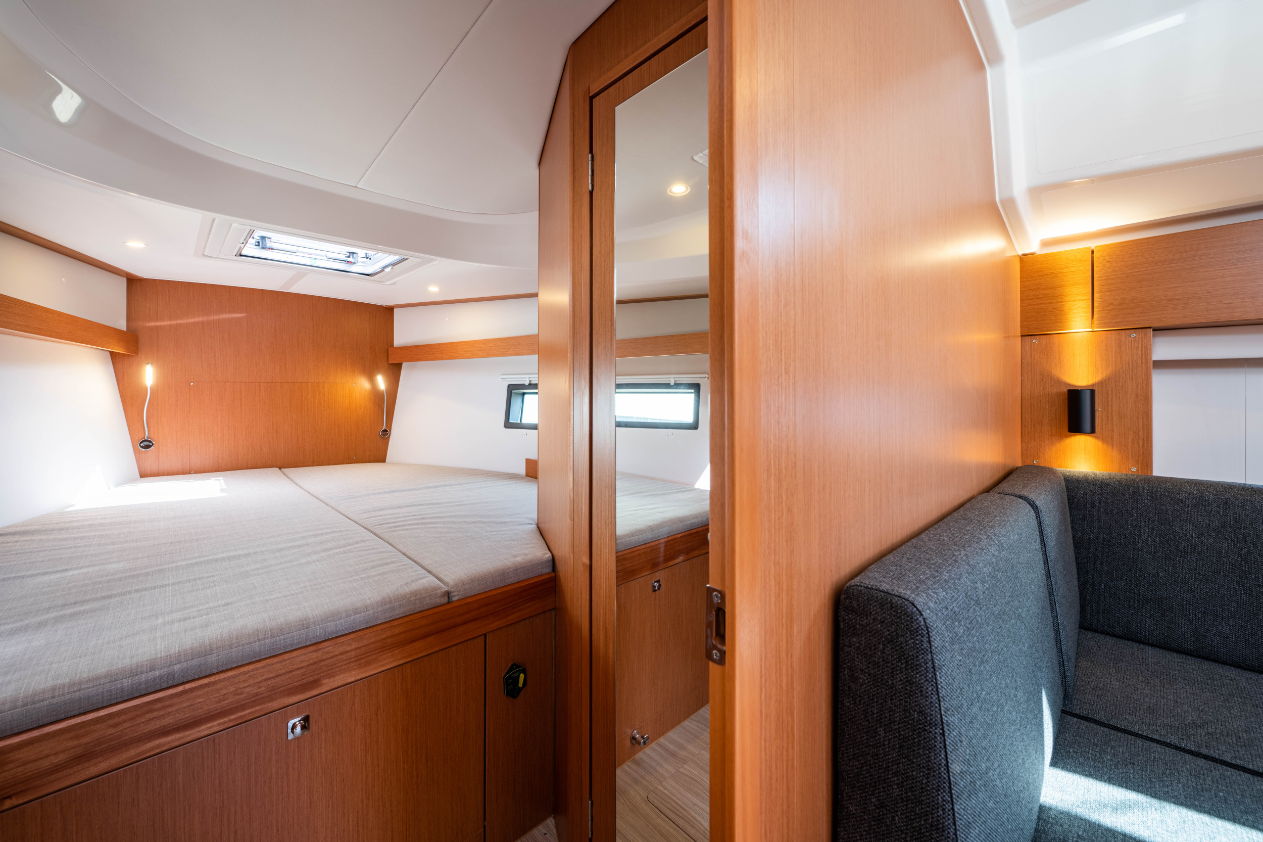 Bavaria C42 — photo 31