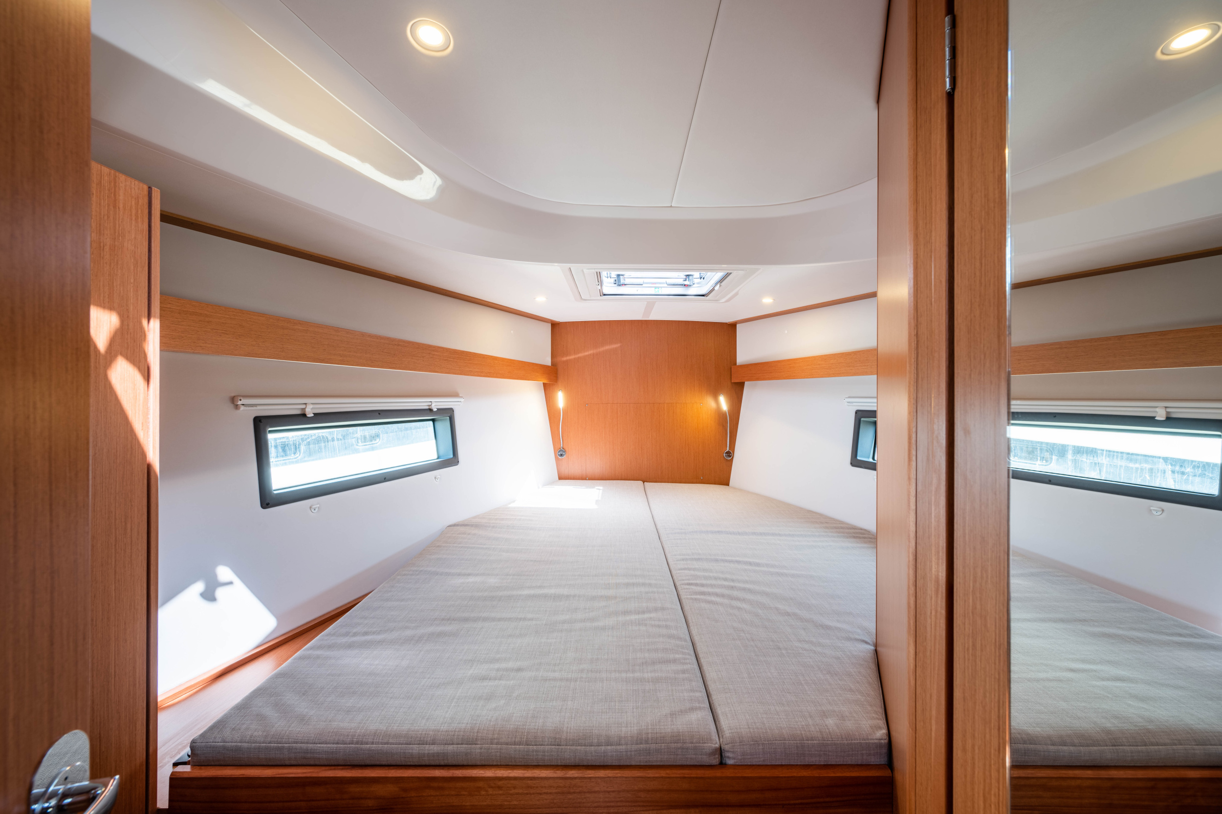 Bavaria C42 — photo 8