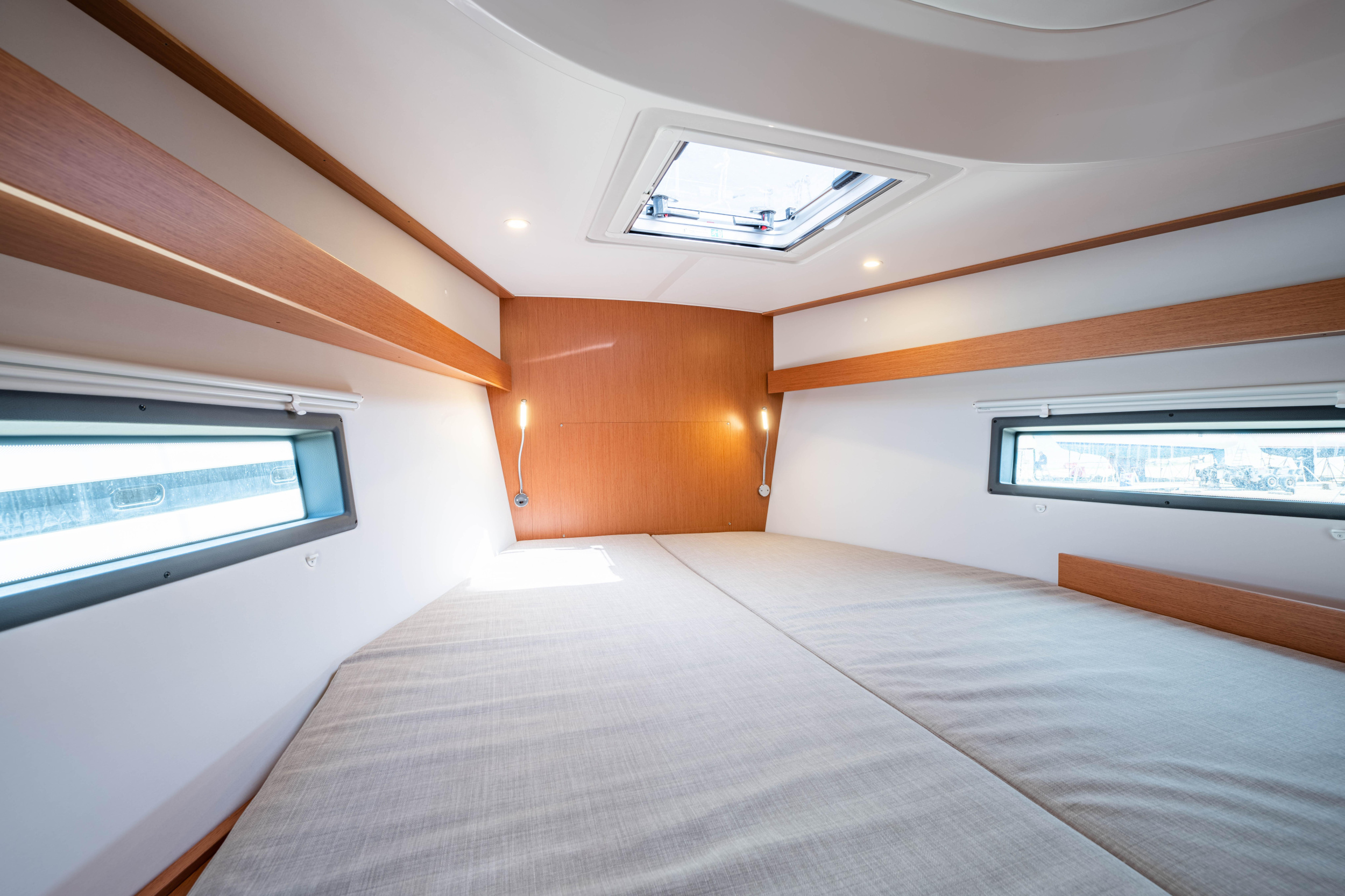 Bavaria C42 — photo 30
