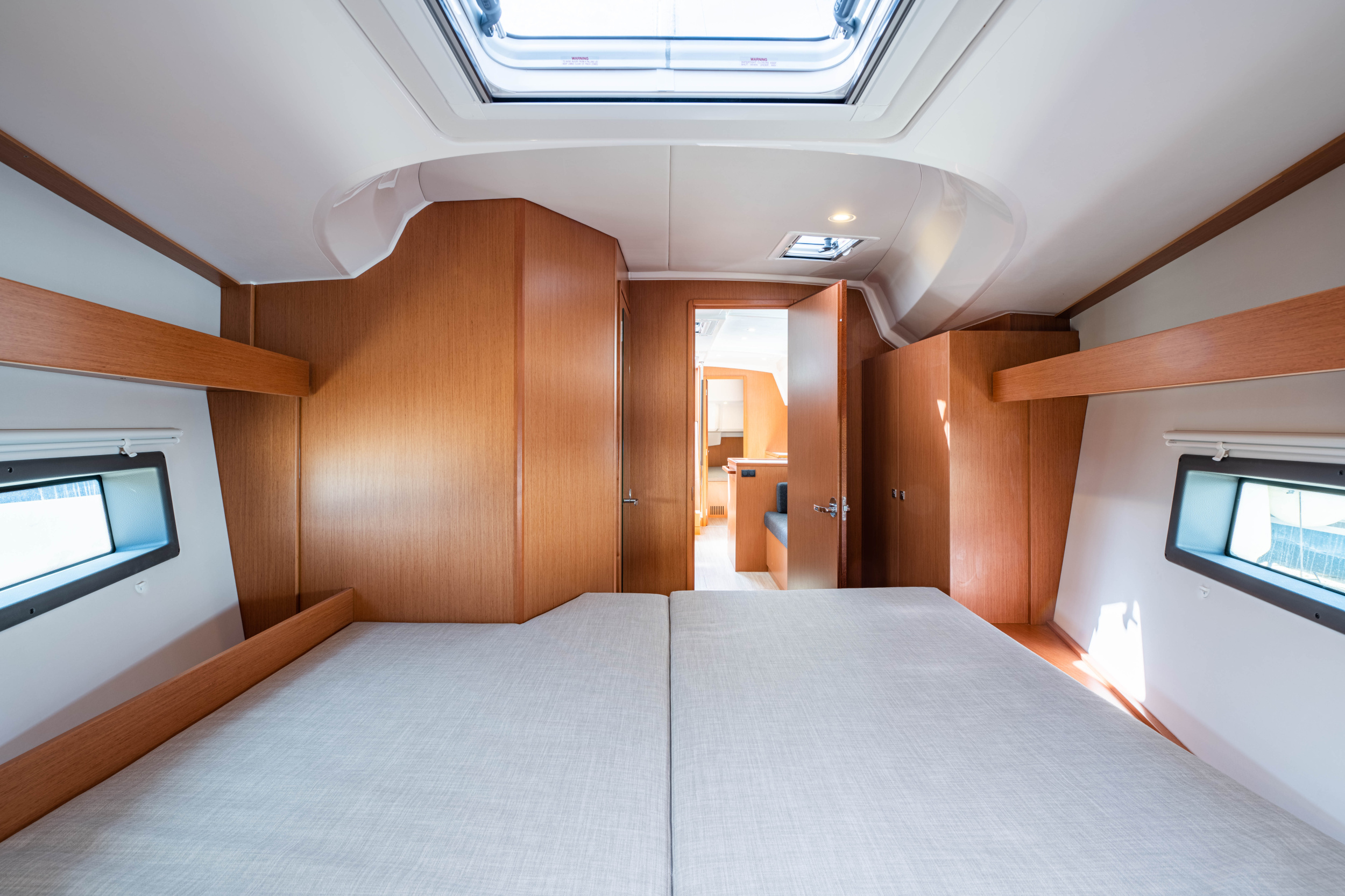 Bavaria C42 — photo 15