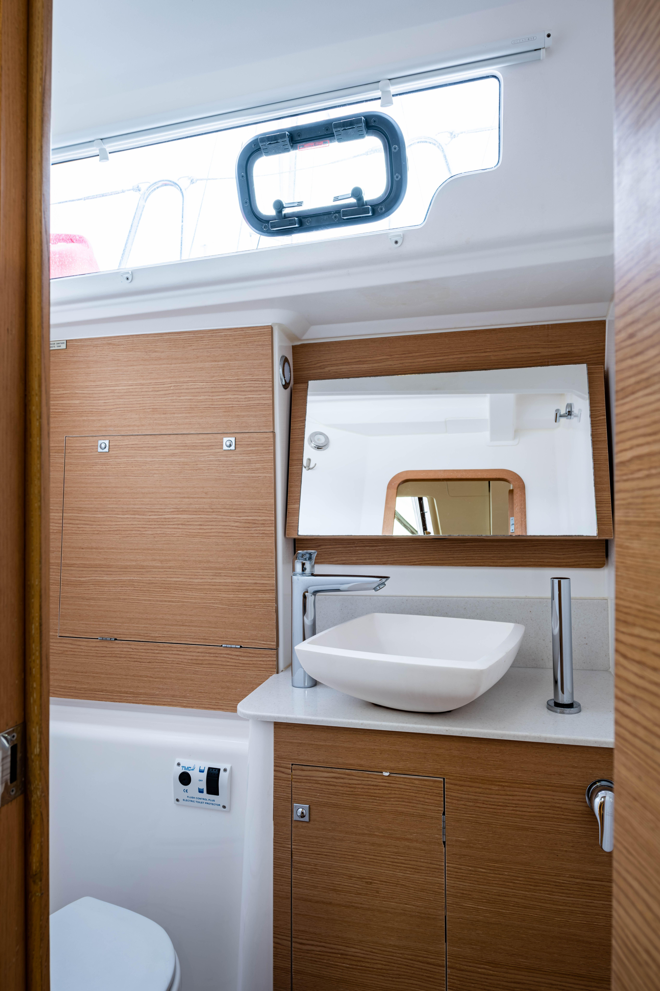 Dufour 460 Grand Large — photo 26