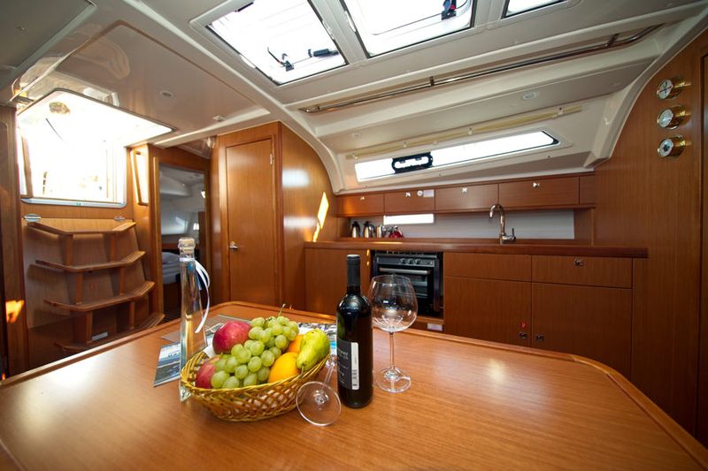 Bavaria Cruiser 41 — photo 11