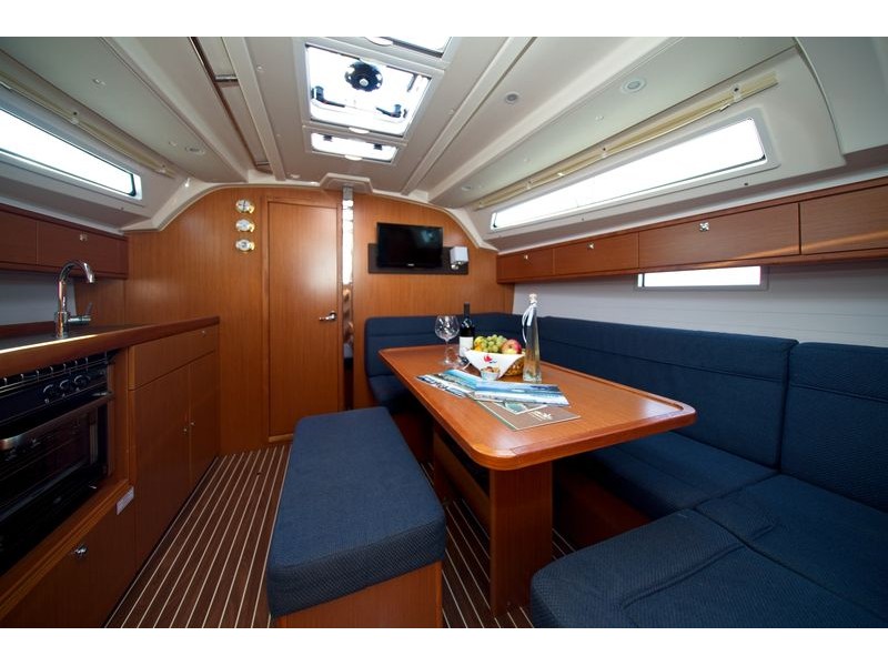 Bavaria Cruiser 41 — photo 15