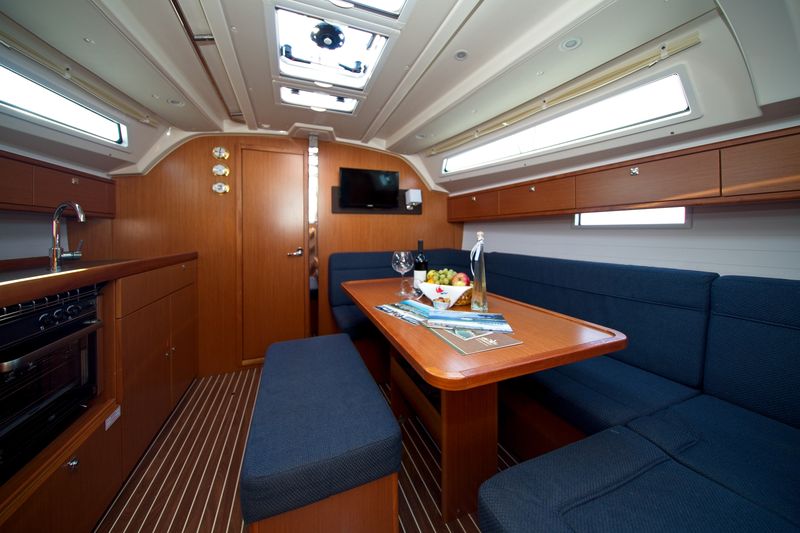Bavaria Cruiser 41 — photo 3