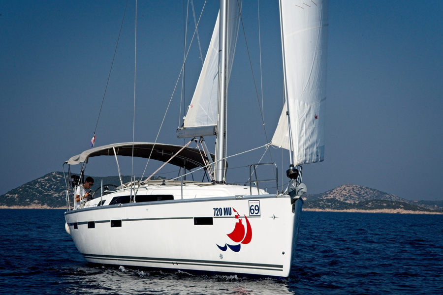 Bavaria Cruiser 41 — photo 12