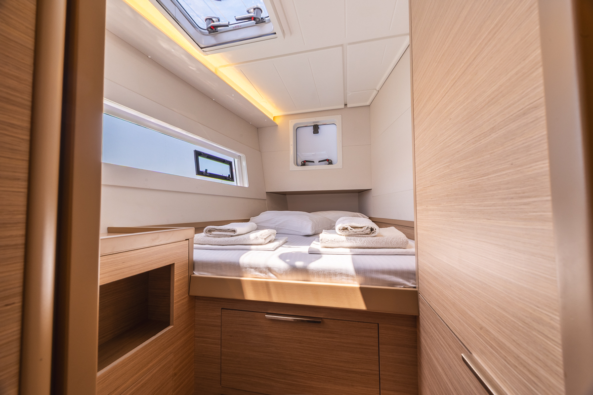 Lagoon 40 12 PAX — photo 49