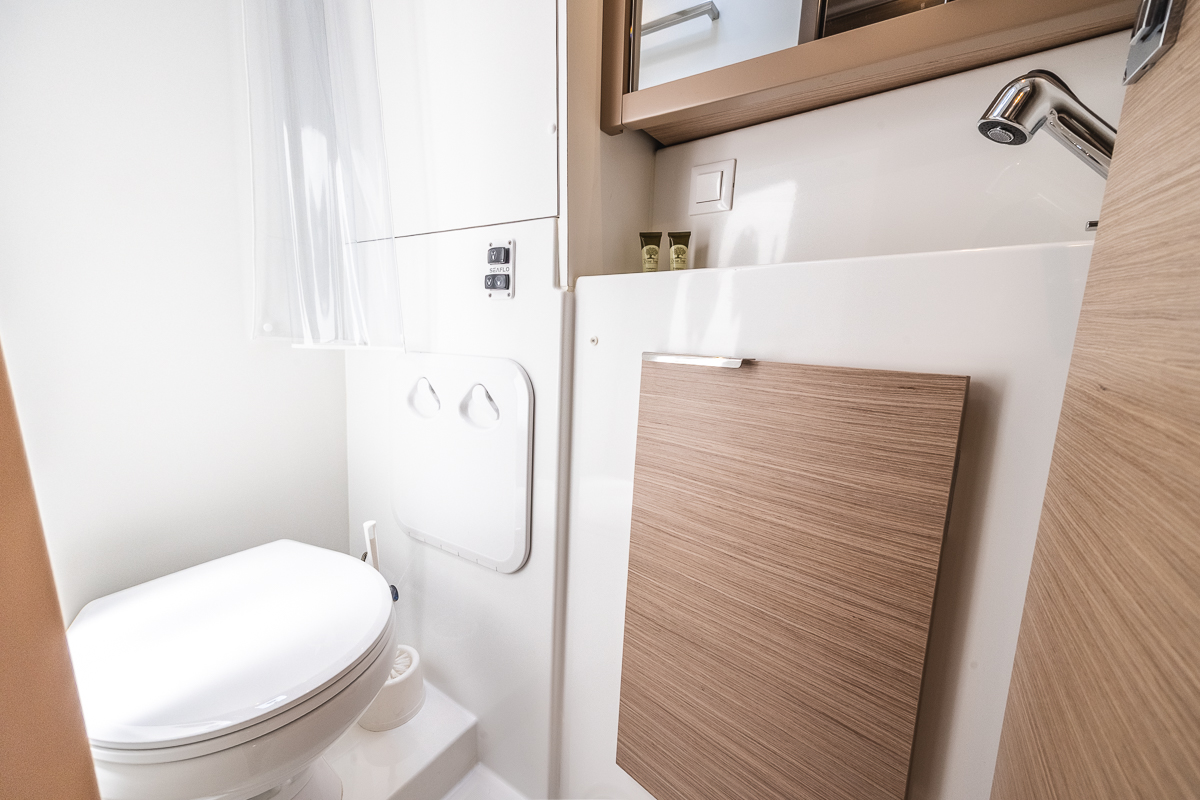 Lagoon 40 12 PAX — photo 20