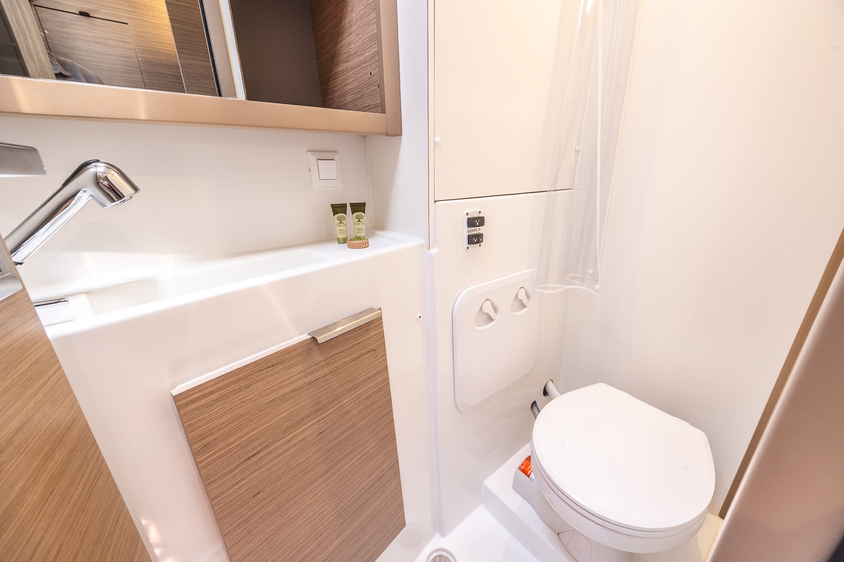 Lagoon 40 12 PAX — photo 50