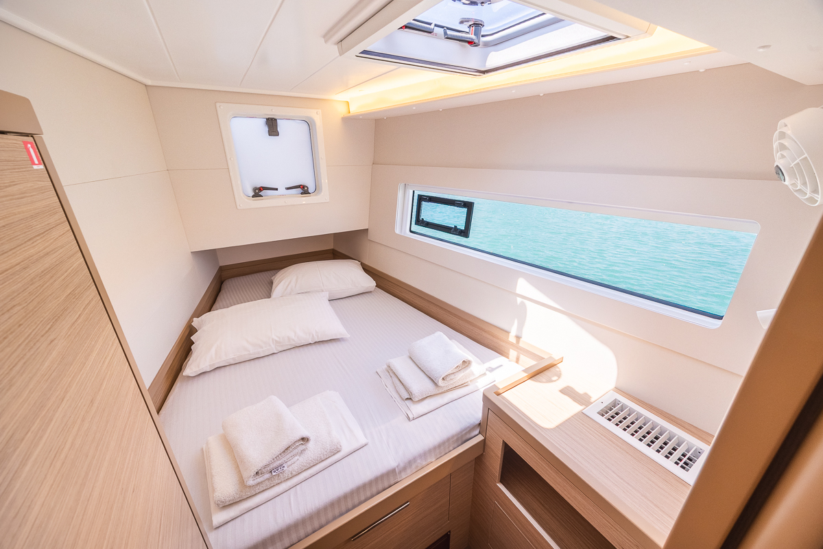 Lagoon 40 12 PAX — photo 27
