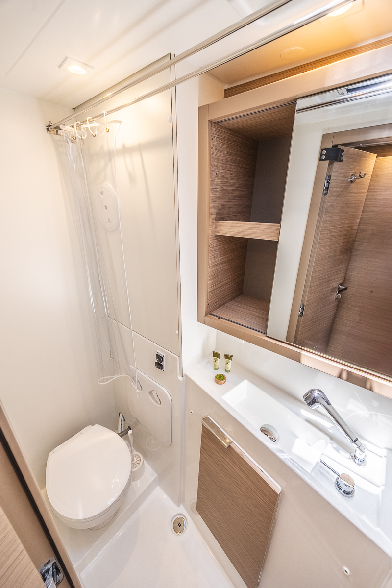 Lagoon 40 12 PAX — photo 34