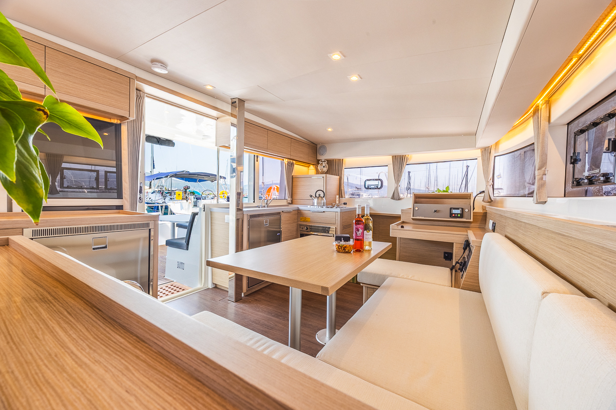 Lagoon 40 12 PAX — photo 16