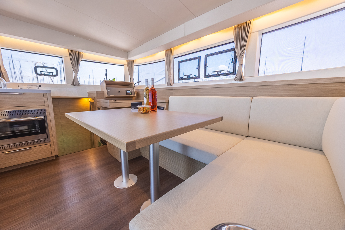 Lagoon 40 12 PAX — photo 10